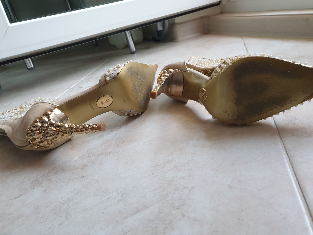Other Designer beaded pointed-toe pumps US sz 6 / Eur sz 36 Size US 6 / IT 36 - 6 Thumbnail