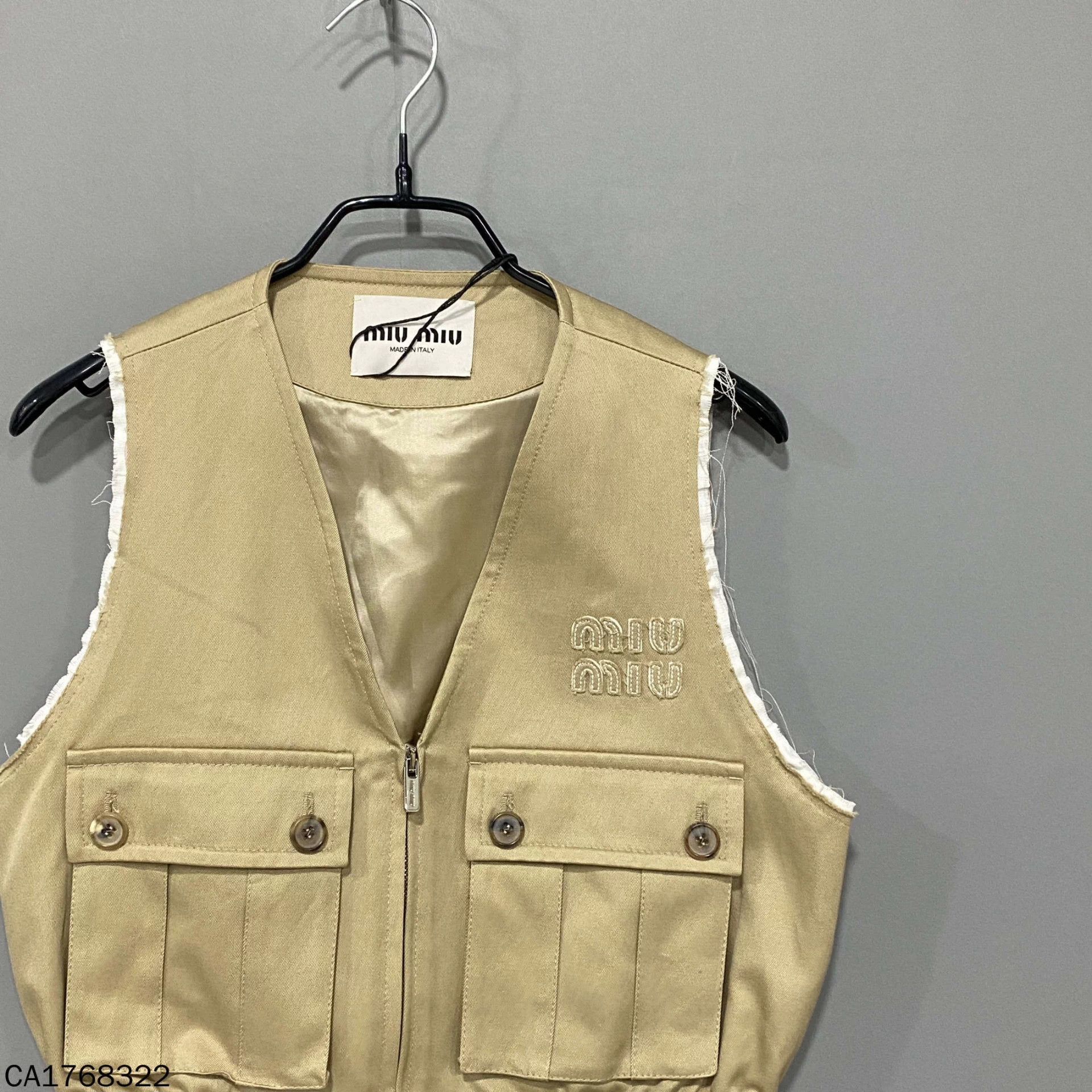 Miu Miu MIU MIU Khaki V-neck zipper vest size 40 Size M / US 6-8 / IT 42-44 - 1 Thumbnail