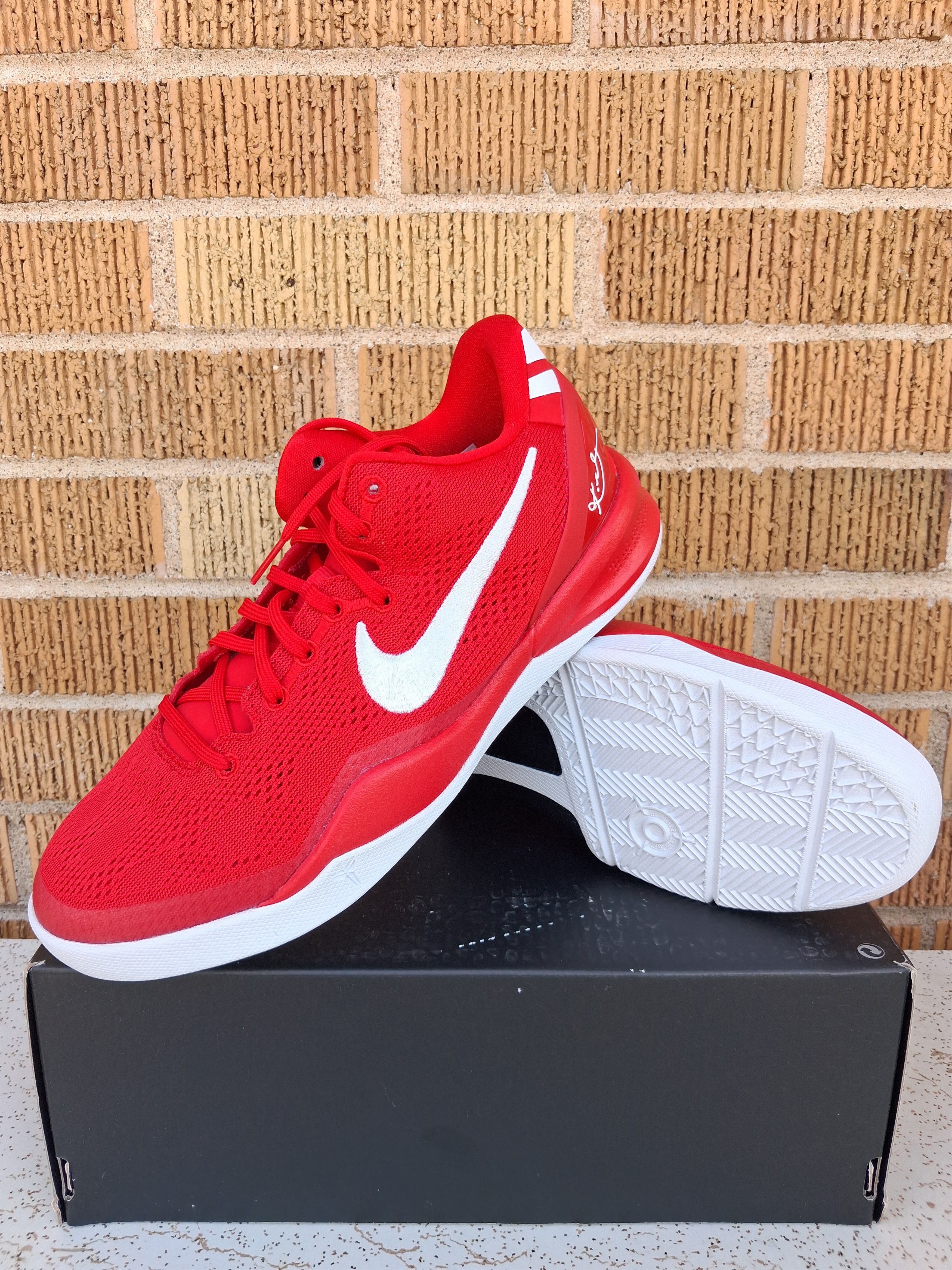 Nike Brand new Kobe 8 Size 6Y women's 7.5 Size US 6 / IT 36 - 8 Thumbnail