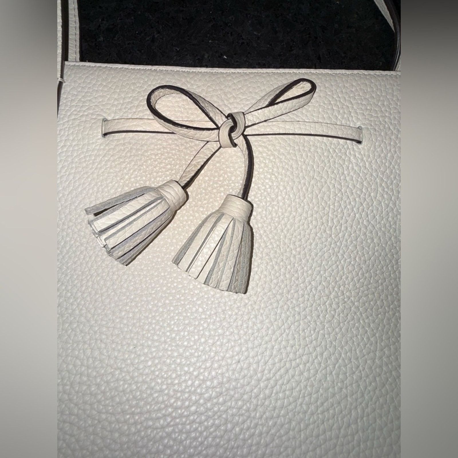 Kate Spade Kate Spade Hayes Ivory Pebbled Leather Double Handles Tote Size ONE SIZE - 5 Thumbnail