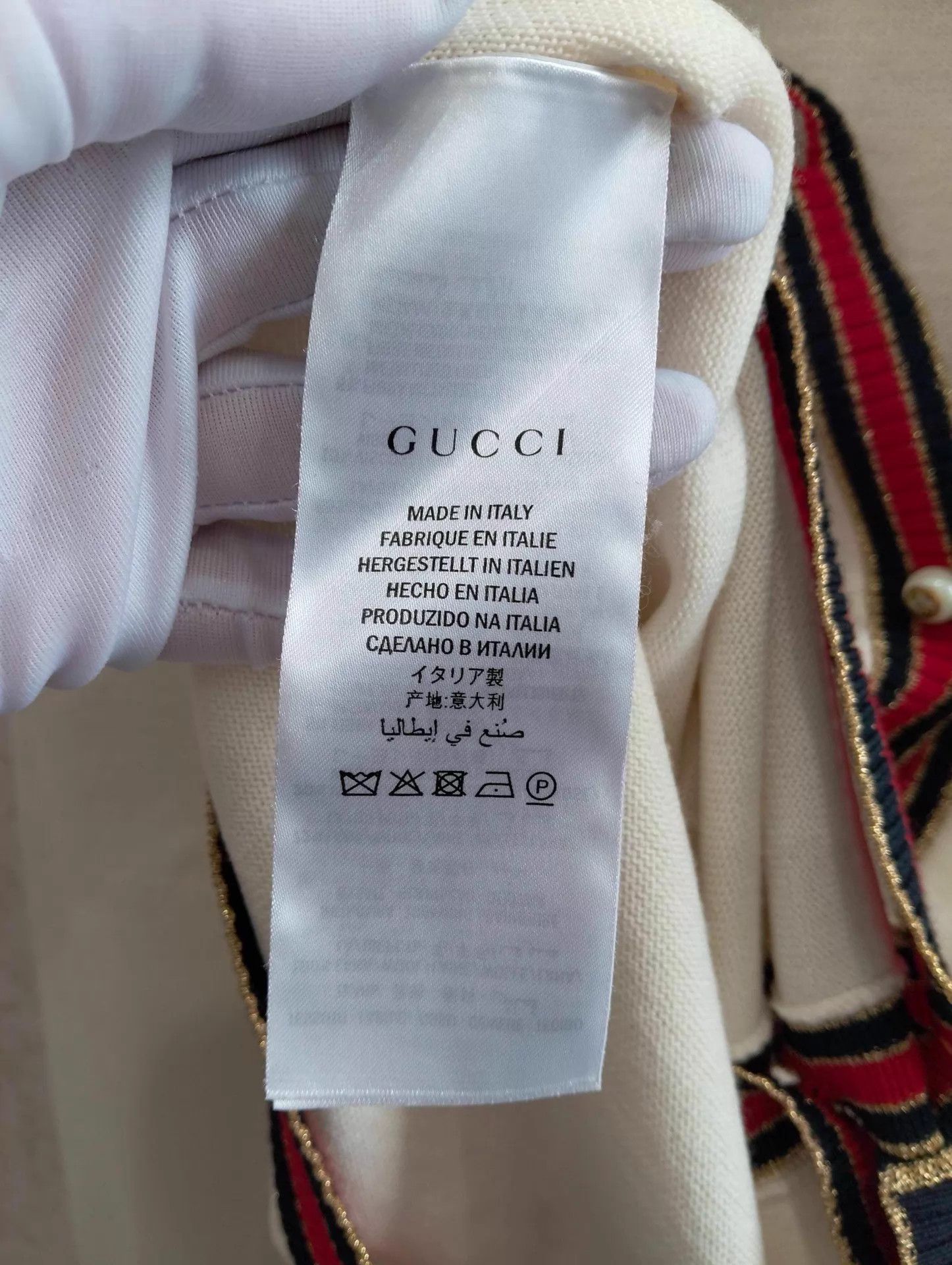 Gucci Gucci Pearl Button V-Neck Knit Cardigan S Size S / US 4 / IT 40 - 5 Thumbnail