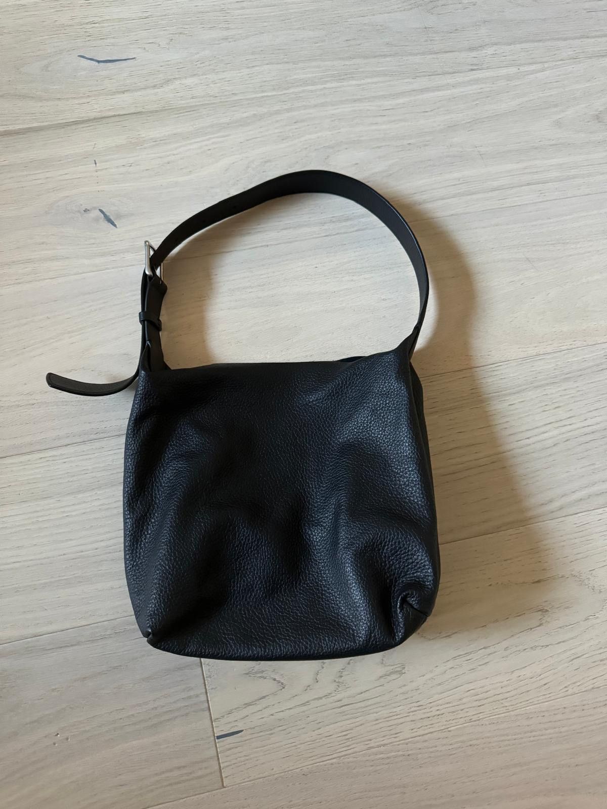 The Row 🔥$2.8K VALUE🔥Black Leather Isa Bag Size ONE SIZE - 4 Thumbnail