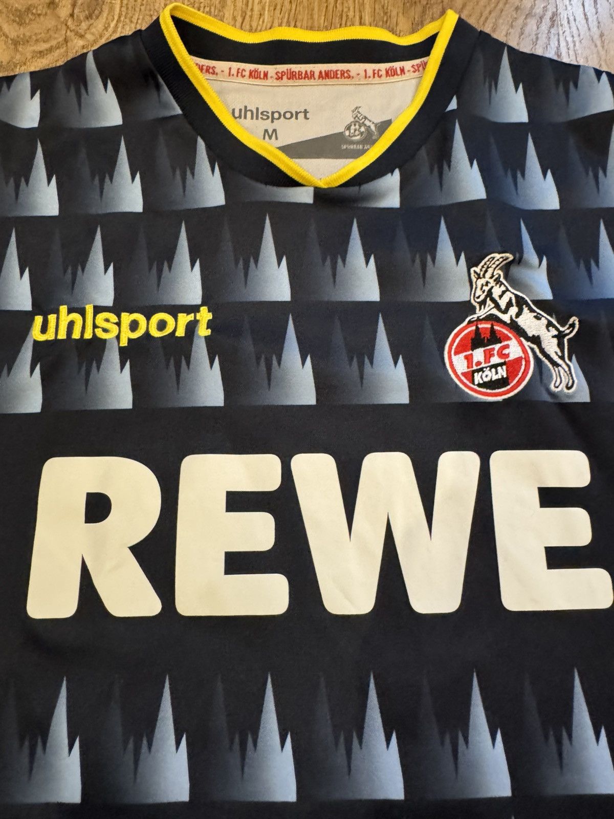 Other 1.FC KOLN GERMANY UHLSPORT 2019/2020 FOOTBALL SHIRT SIZE M Size US M / EU 48-50 / 2 - 6 Thumbnail