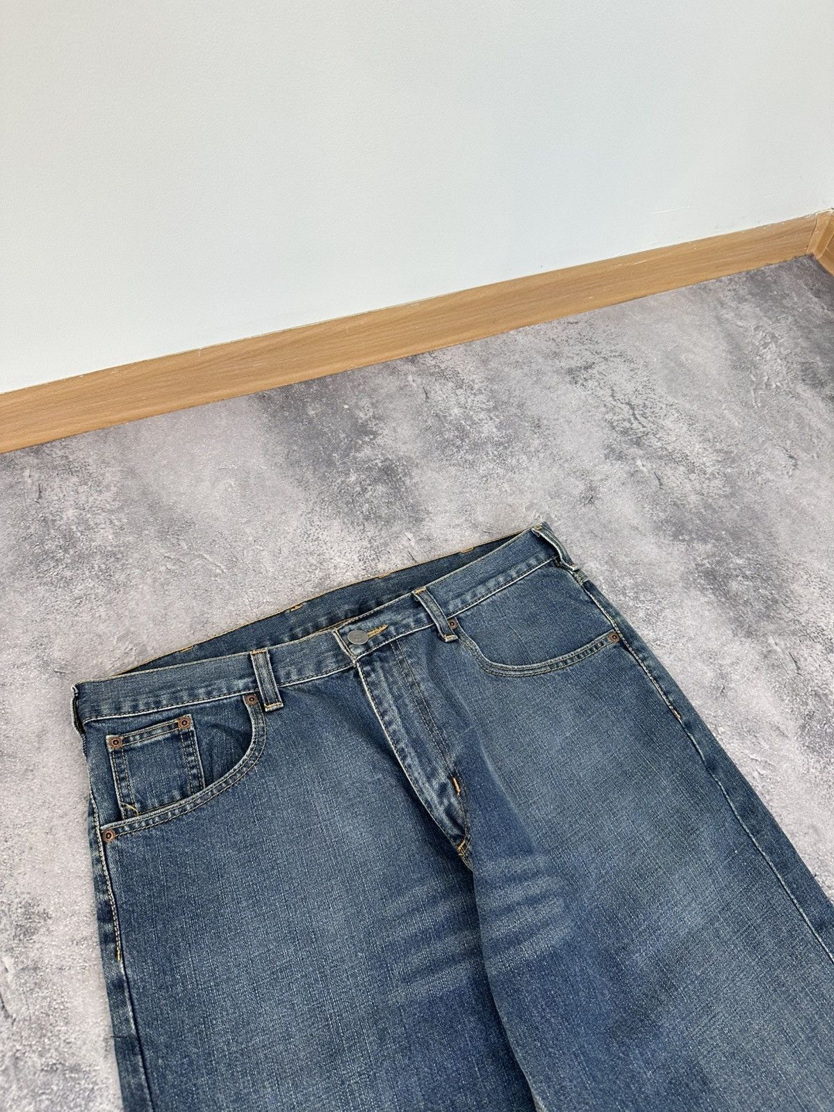 Vintage Carhartt USA Baggy Straight Fit Washed Denim Jeans