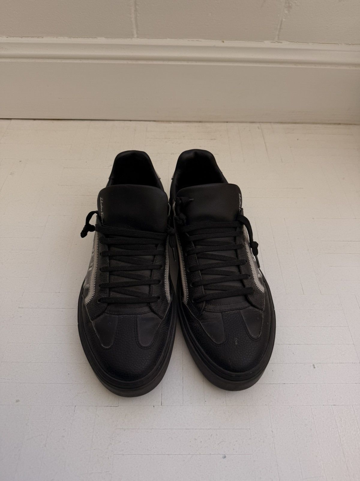 Salvatore Ferragamo Fergamo sneakers barely worn Size US 8.5 / EU 41-42 - 14 Thumbnail