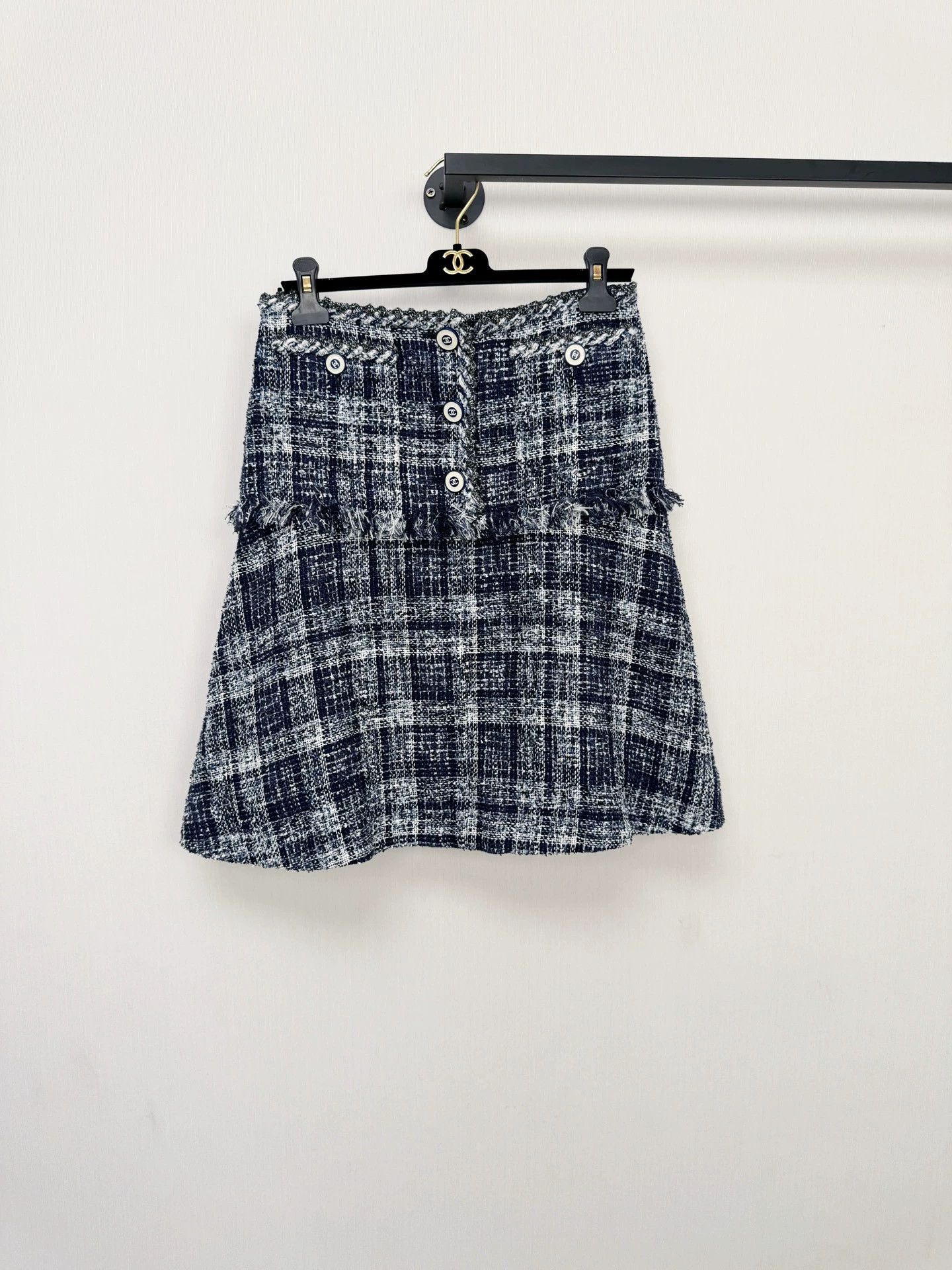Chanel Chanel tweed knit midi skirt, authentic Size 28" / US 6 / IT 42 - 1 Thumbnail