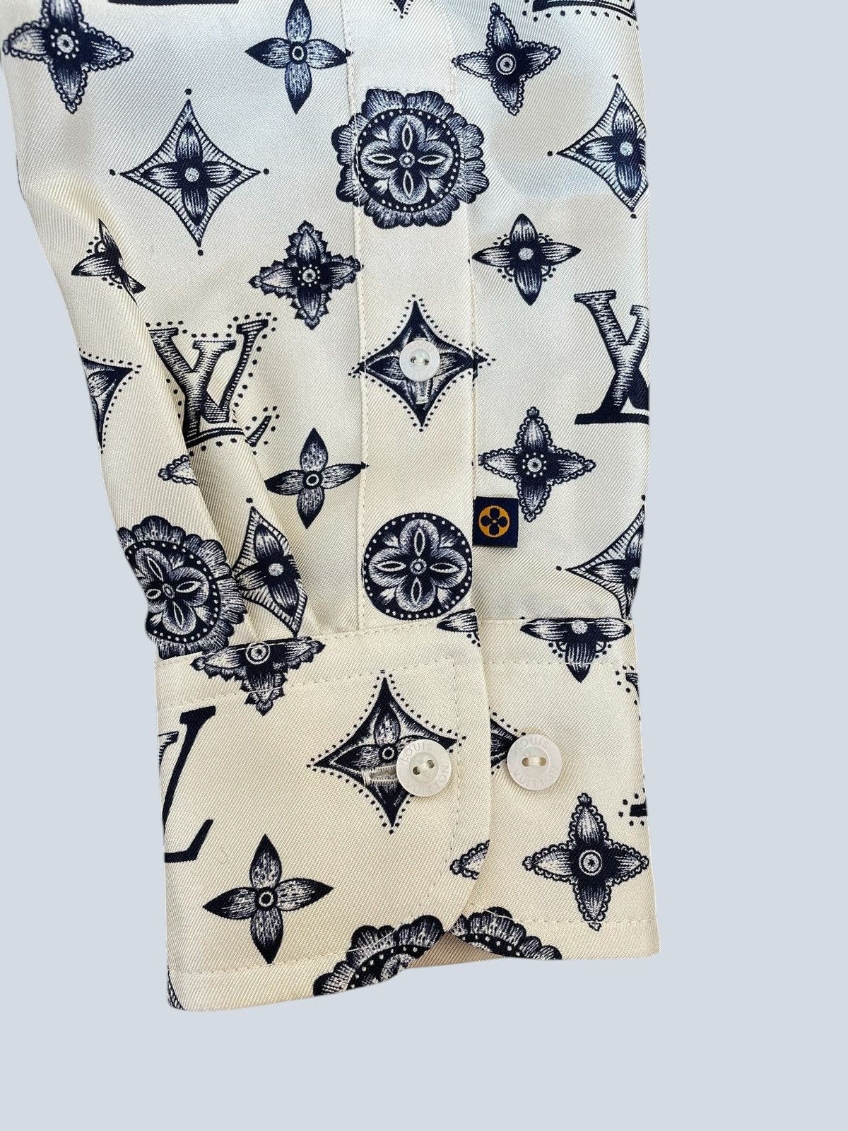 Louis Vuitton Louis Vuitton Monogram silk twill shirt, 38fr. Size S / US 4 / IT 40 - 7 Thumbnail