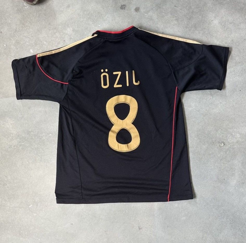 Vintage VINTAGE GERMANY OZIL BOOTLEG AWAY 2010 JERSEY Size US M / EU 48-50 / 2 - 1 Thumbnail