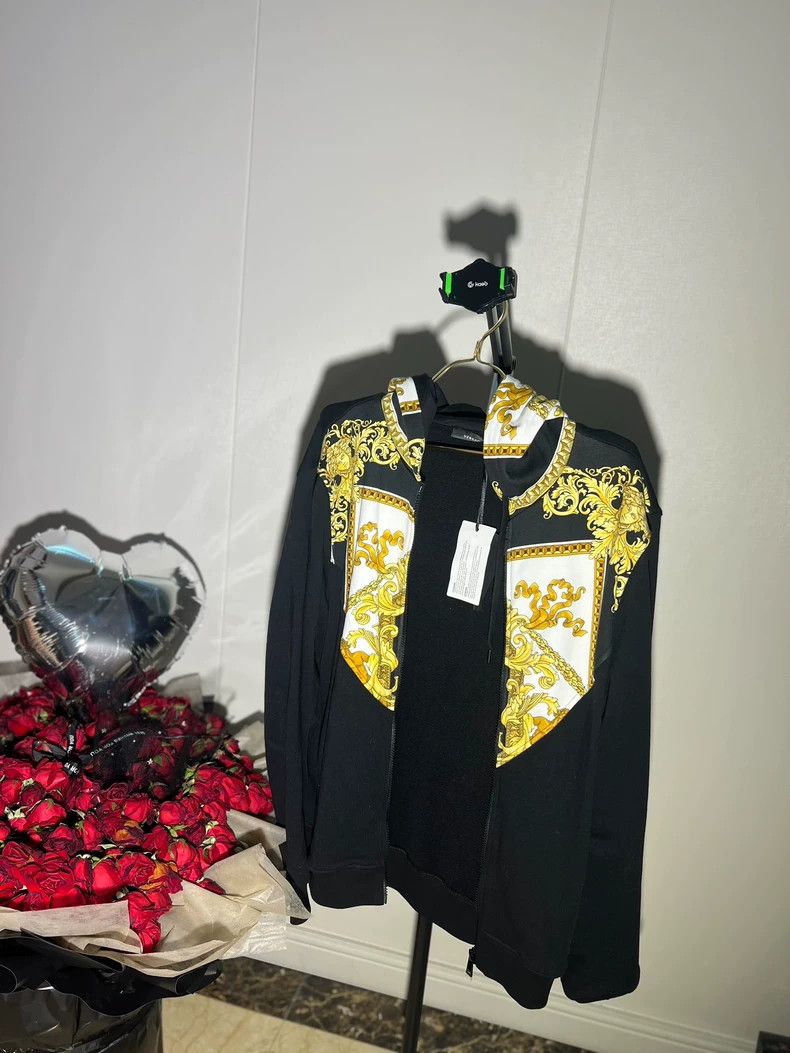 Versace Versace Classic baroque print hooded sweatshirt Size US XL / EU 56 / 4 - 2 Thumbnail