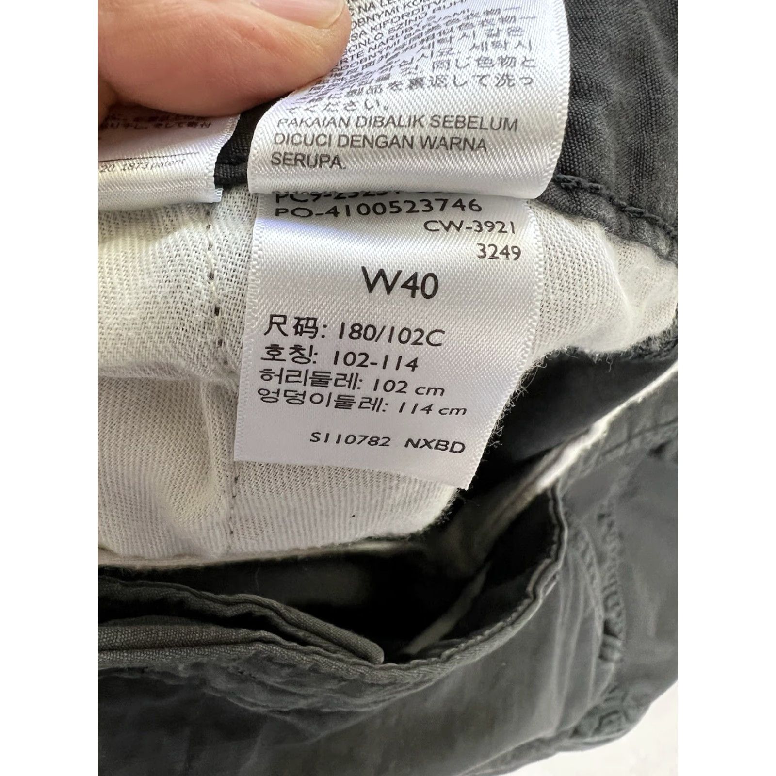 Levi's Levi’s Gray Cargo Shorts Size 40 Ripstop Y2K Baggy Cargo Pocket Regular Mens 90s Outdoor Summer Spring Shorts Size US 40 / EU 56 - 4 Thumbnail