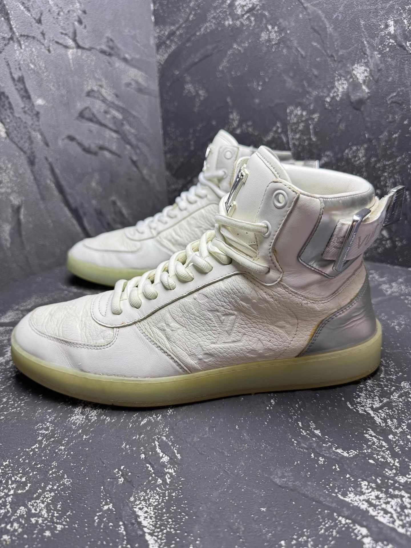 Louis Vuitton LV Rivoli High-Top Sneakers in Silver & White Q10 Size US 7.5 / EU 40-41 - 2 Thumbnail