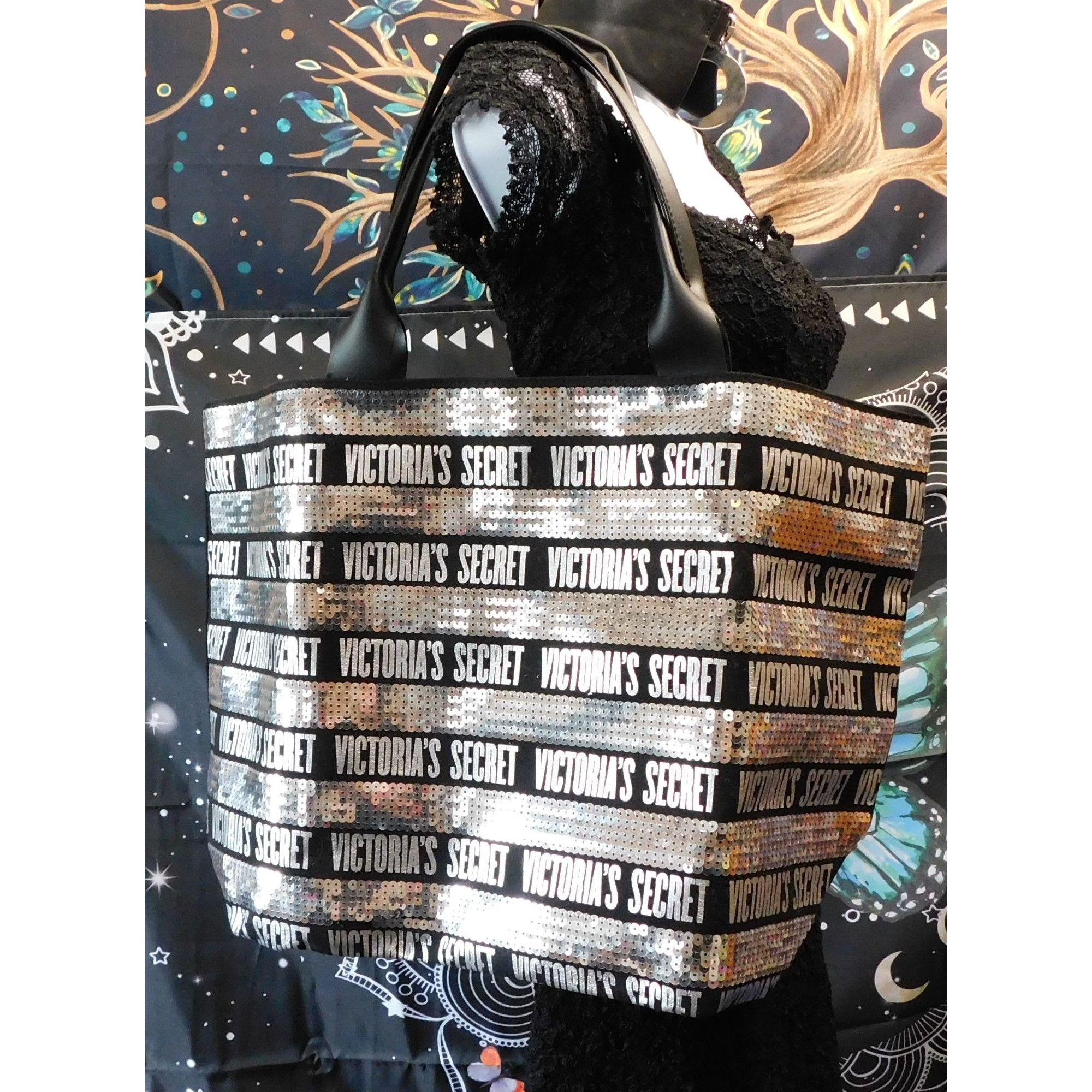 Victoria's Secret Victoria's Secret Black And Silver Sequin Tote With Wristlet Size ONE SIZE - 5 Thumbnail
