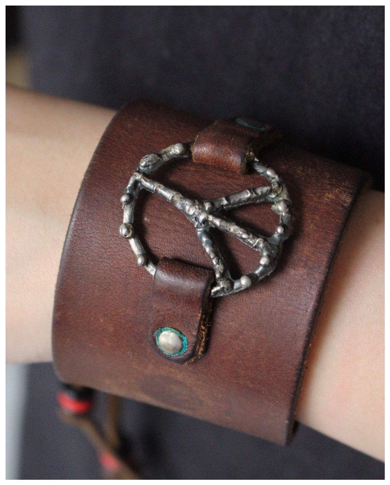 Vintage 2000S JAPANESE MADE PEACE METAL LOGO LEATHER CUFF Size ONE SIZE - 6 Thumbnail