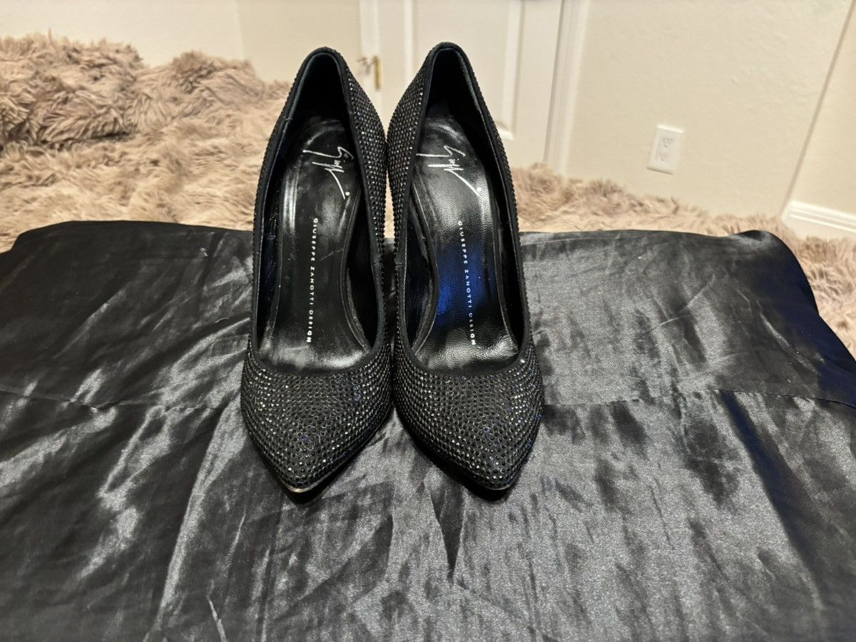 Giuseppe Zanotti Giuseppe Zanotti black crystal-embellished pumps Size US 7 / IT 37 - 1 Thumbnail