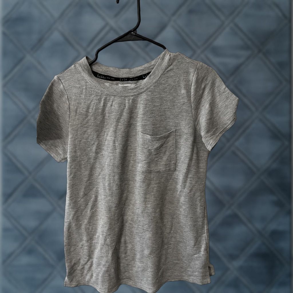 Nicole Miller Nicole Miller Tee Shirt Womens S Short Sleeve Pocket Cotton Gray Love 90s Designer Casual Mens Womens Girls Boys Size S / US 4 / IT 40 - 1 Thumbnail