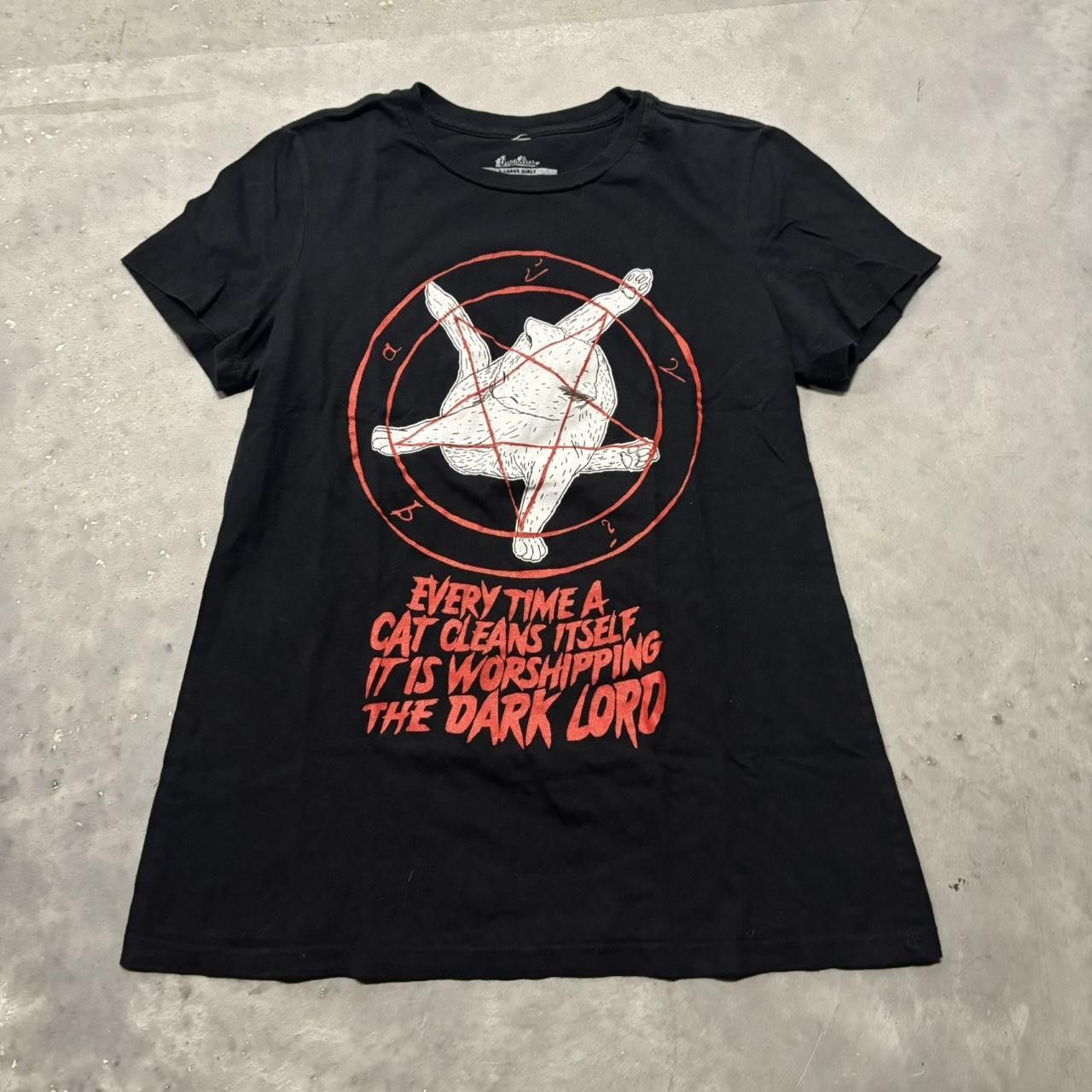 Japanese Brand × Vintage Crazy Vintage Y2K/2000s Grunge Funny Cat Emo Skater Graphic Tee! Size M / US 6-8 / IT 42-44 - 1 Thumbnail