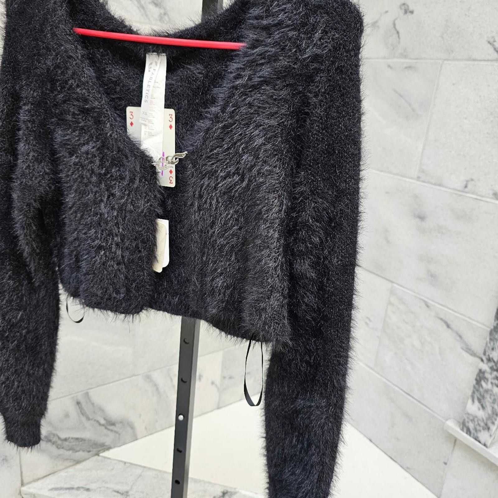 Fabletics Fabletics Black and Silver NWT Cropped Fuzzy Cardigan Size XS / US 0-2 / IT 36-38 - 4 Thumbnail