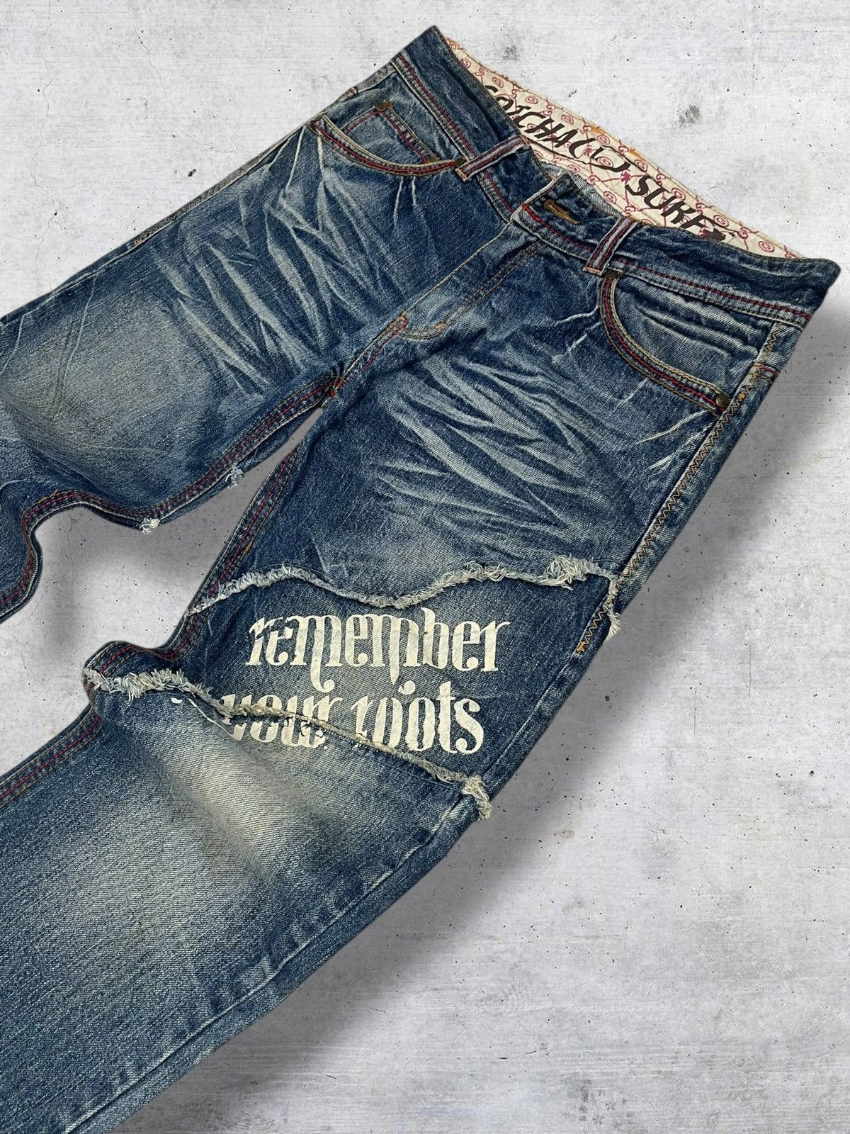 Beauty Beast VINTAGE DISTRESSED STYLE ‘REMEMBER OUR ROOTS’ POEM 90S DENIM Size US 32 / EU 48 - 6 Thumbnail