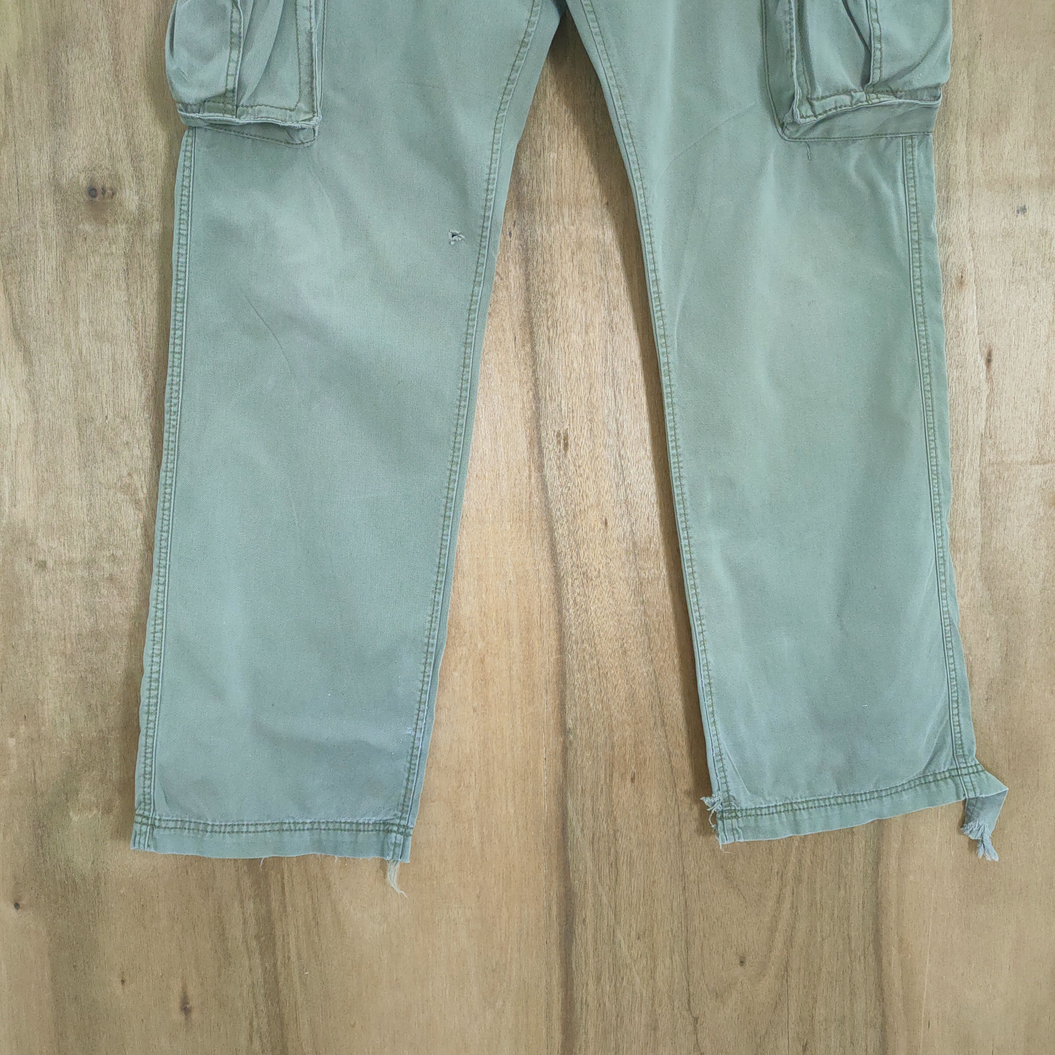 Tommy Hilfiger VINTAGE TOMMY HILFIGER DENIM DISTRESSED CARGO PANTS Size US 34 / EU 50 - 4 Thumbnail