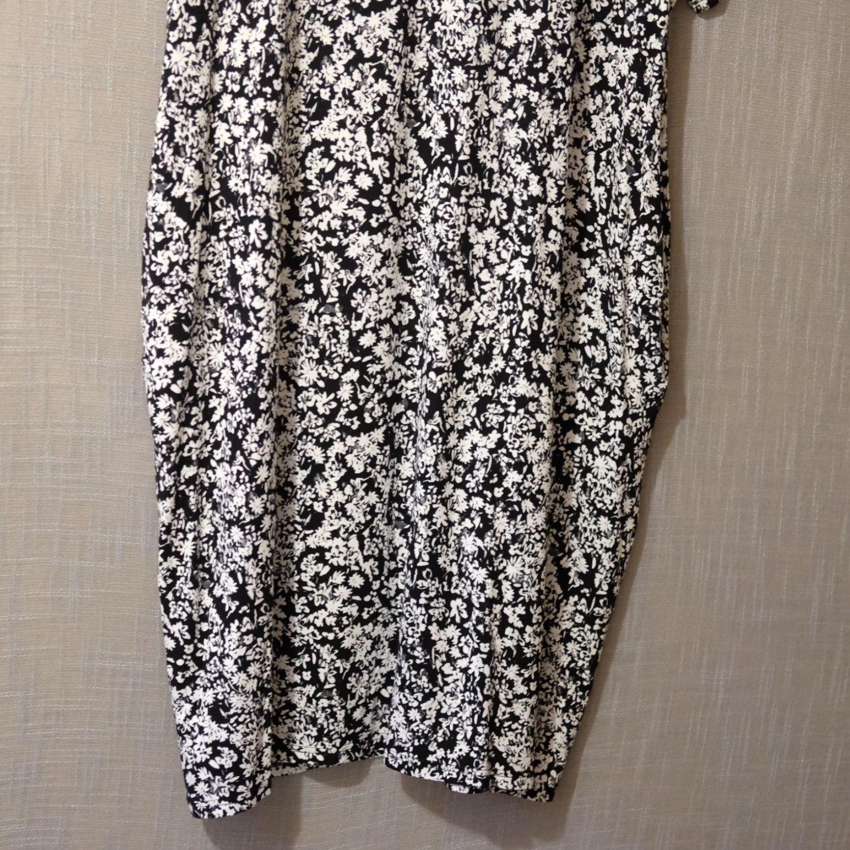 Vintage Terra & Sky Floral Dress Pockets Women's 1X Midi Short Sleeve Round Neck Black/White Stretch Super Soft Nwot! Size XL / US 12-14 / IT 48-50 - 6 Thumbnail