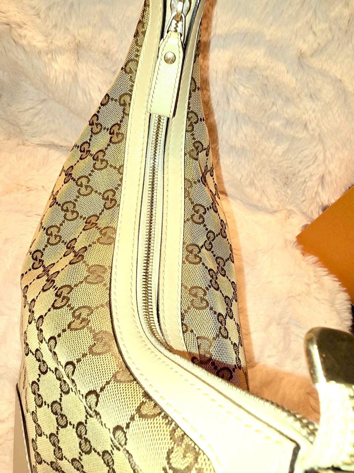 Gucci Gucci Handbag in very good condition. Size ONE SIZE - 4 Thumbnail