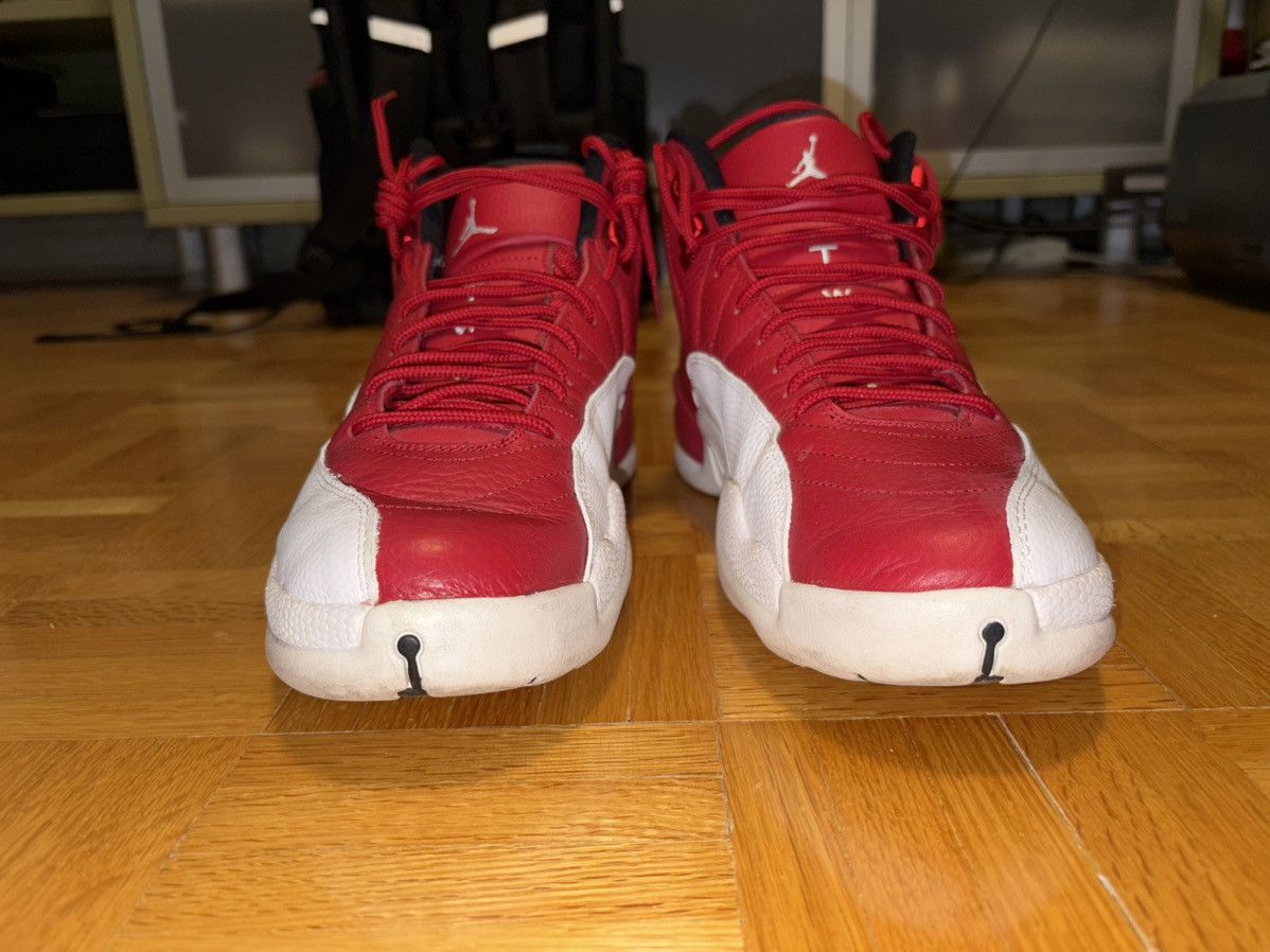 Jordan retro 12 gym red