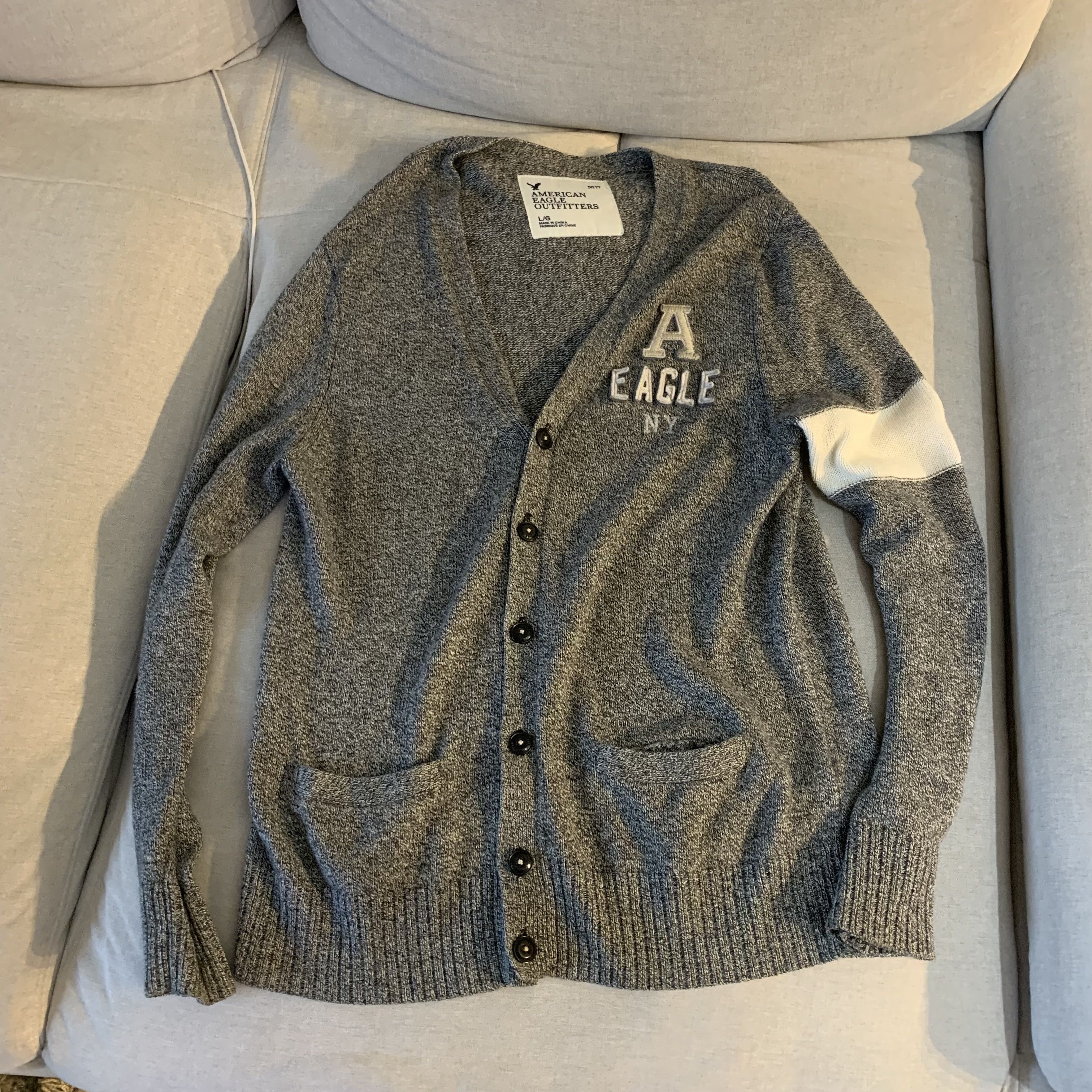 American Eagle Outfitters American Eagle Chunky Grey Cardigan Large Size US L / EU 52-54 / 3 - 1 Thumbnail