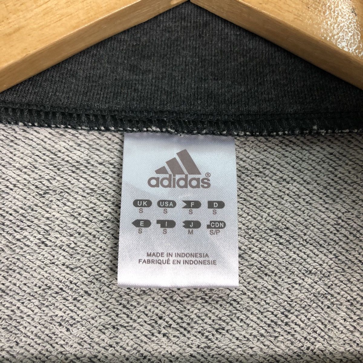 Adidas Adidas Three Stripe Long Sleeve Sweater Rare small Size US S / EU 44-46 / 1 - 15 Thumbnail