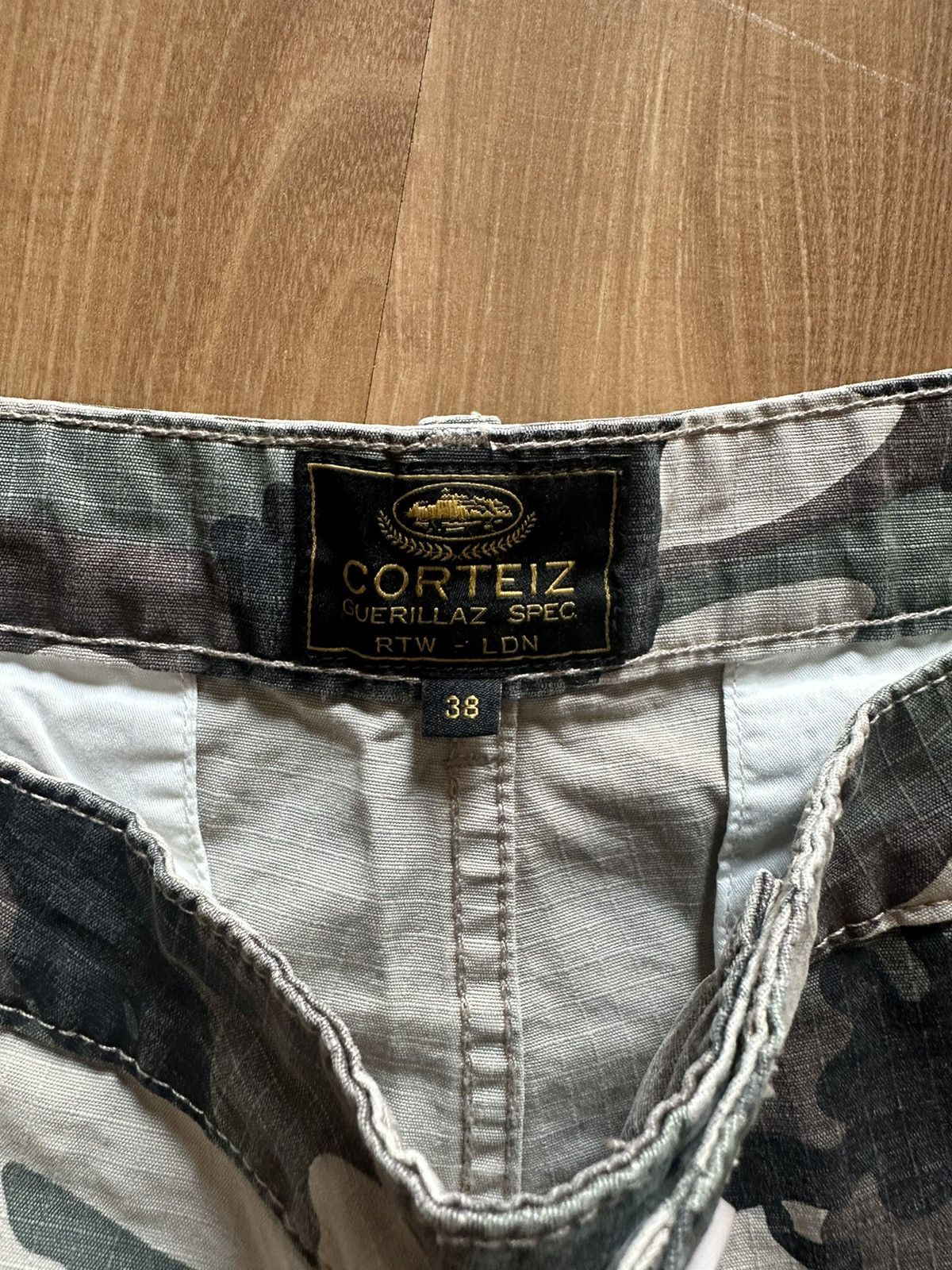 Corteiz Guerillaz cargo short [Camo] Size US 38 / EU 54 - 3 Thumbnail