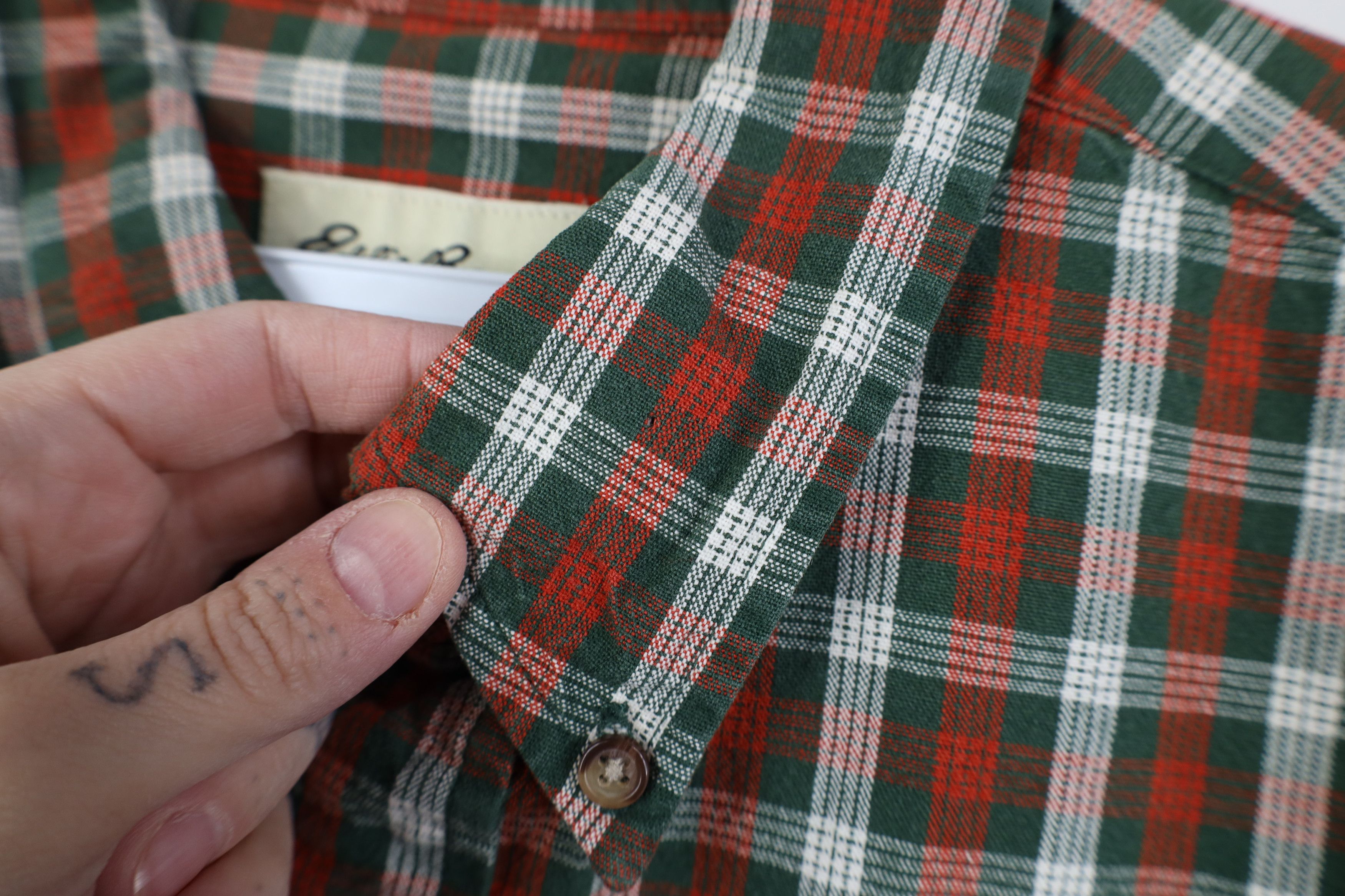Eddie Bauer Vintage 90s Eddie Bauer Heavyweight Collared Button Shirt Size US XL / EU 56 / 4 - 8 Thumbnail