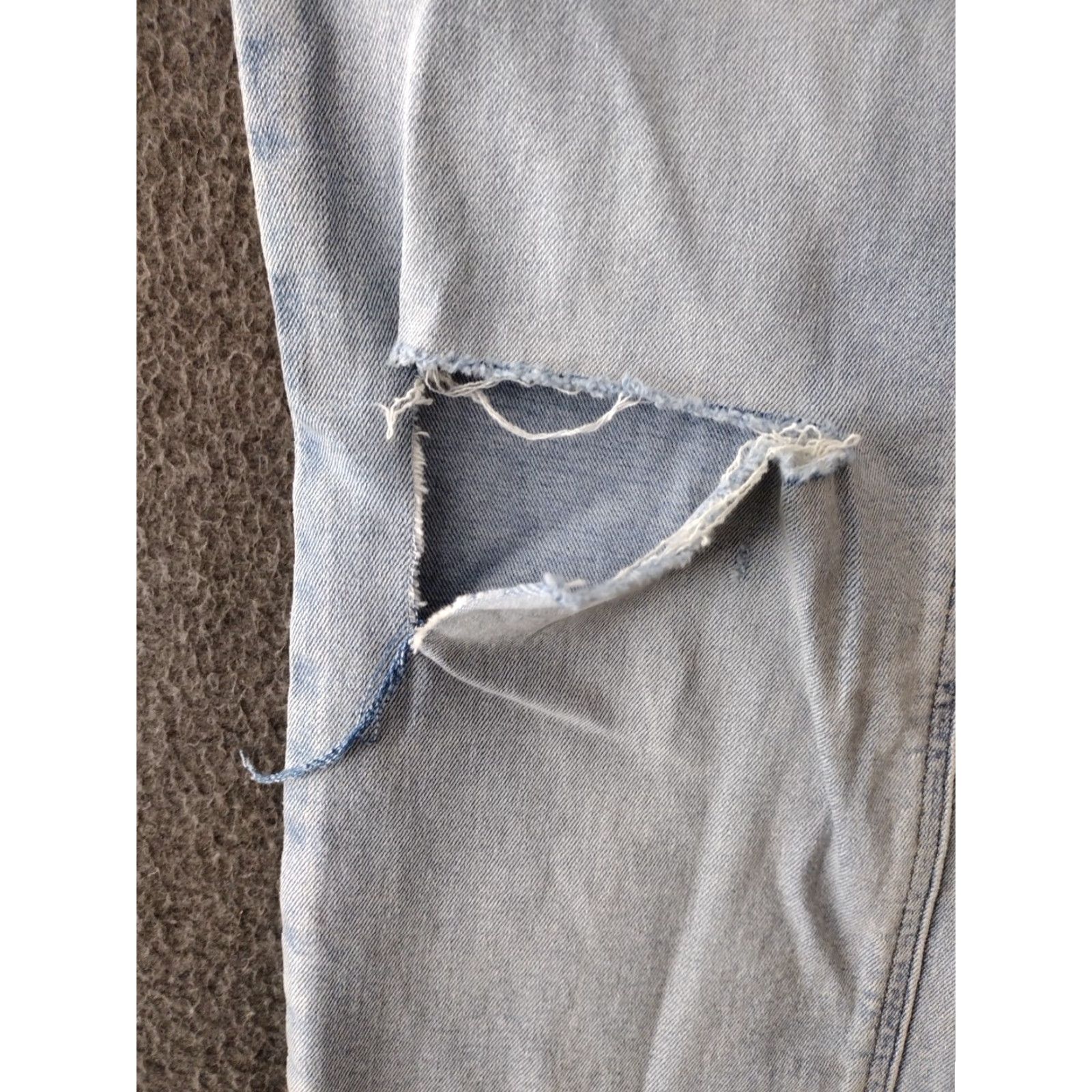 Vintage LC Lauren Conrad Women's High Rise Light Wash Distressed Size 4 Jeans Size ONE SIZE - 7 Thumbnail