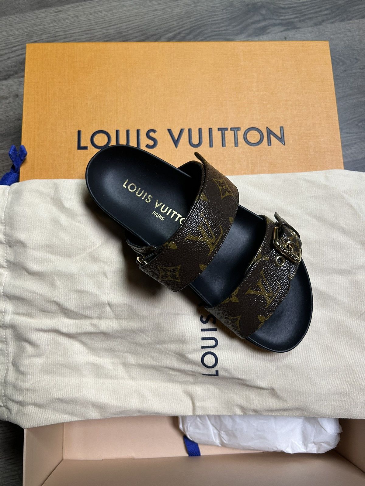 Louis Vuitton Louis Vuitton Bom Dia Flat Comfort Mule Size US 4.5 / IT 34.5 - 1 Thumbnail