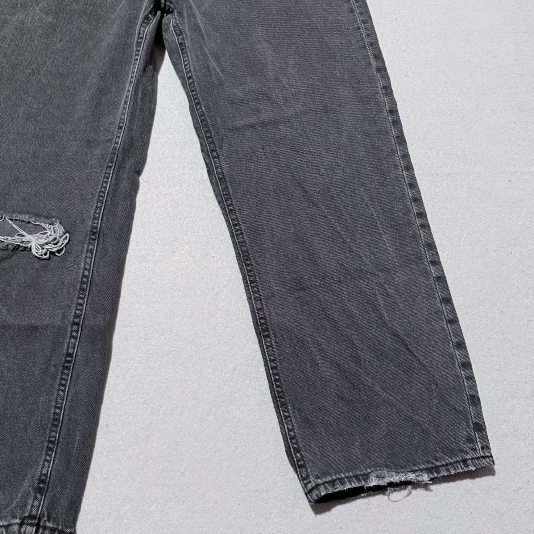 H&M H&M Cropped Jeans Denim High Rise Straight Distressed Button Fly - 6 Womens Gray Jeans Size 28" / US 6 / IT 42 - 6 Thumbnail