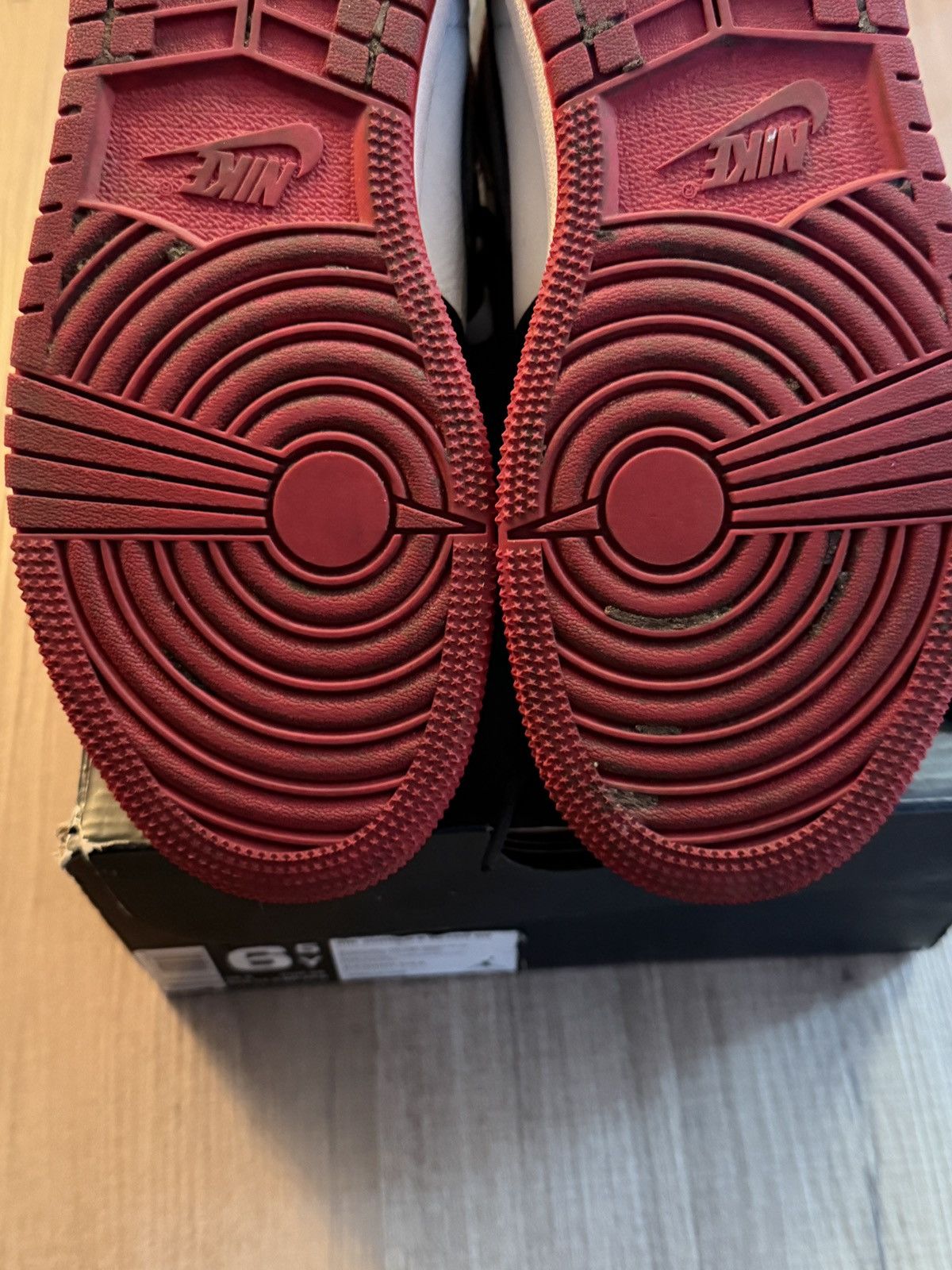 Jordan Brand Jordan 1 Retro High Bred Toe (GS) 2018 Size US 5.5 / IT 35.5 - 3 Thumbnail