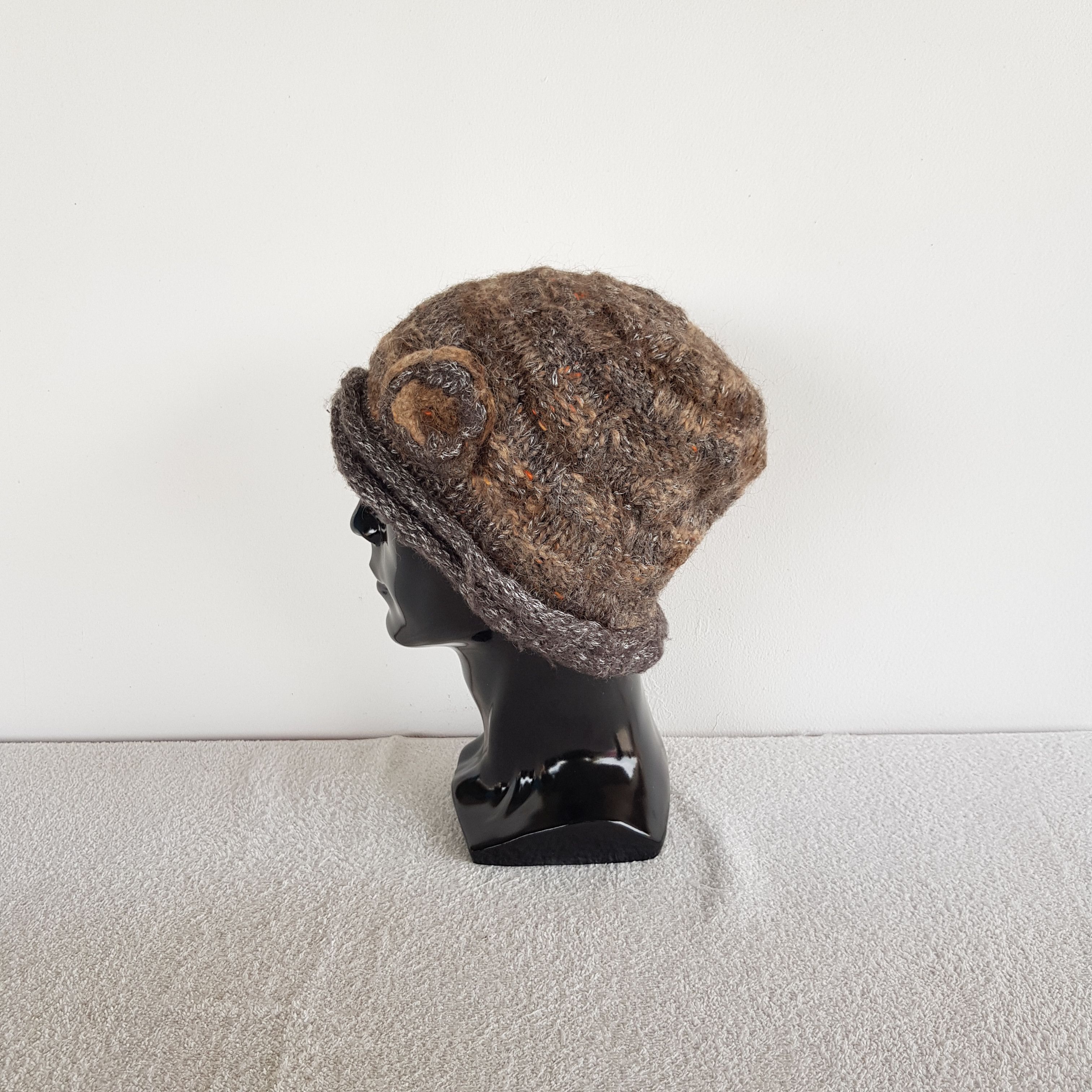 Homespun Knitwear × Japanese Brand Vintage Japanese Crochet Beanie Nice Design Winter Snow Caps Size ONE SIZE - 4 Thumbnail