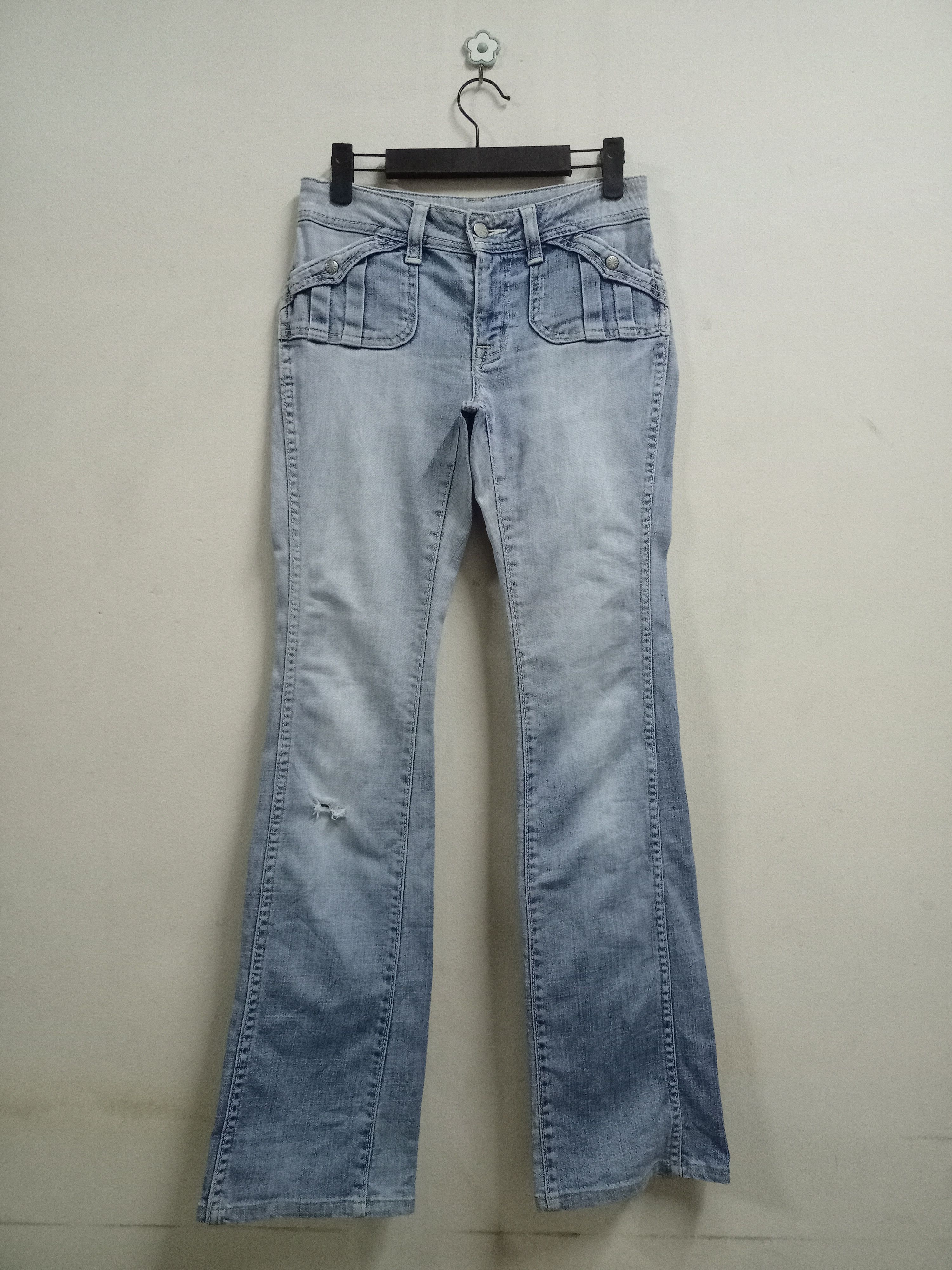 Japanese Brand Vintage Japanese Brand Flare Denim Bush Pants Size 28" / US 6 / IT 42 - 1 Thumbnail