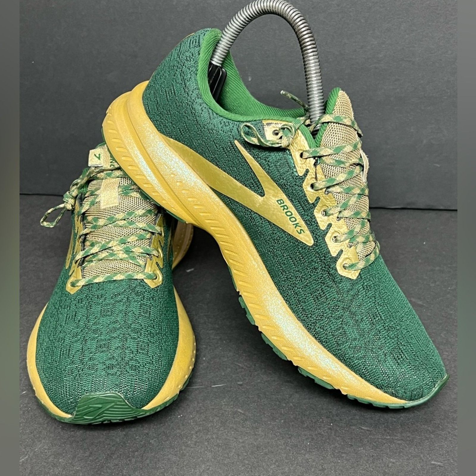 Brooks Brooks Launch 7 Run Lucky Shoes Womens Size 7 St. Patrick Size US 7 / IT 37 - 6 Thumbnail