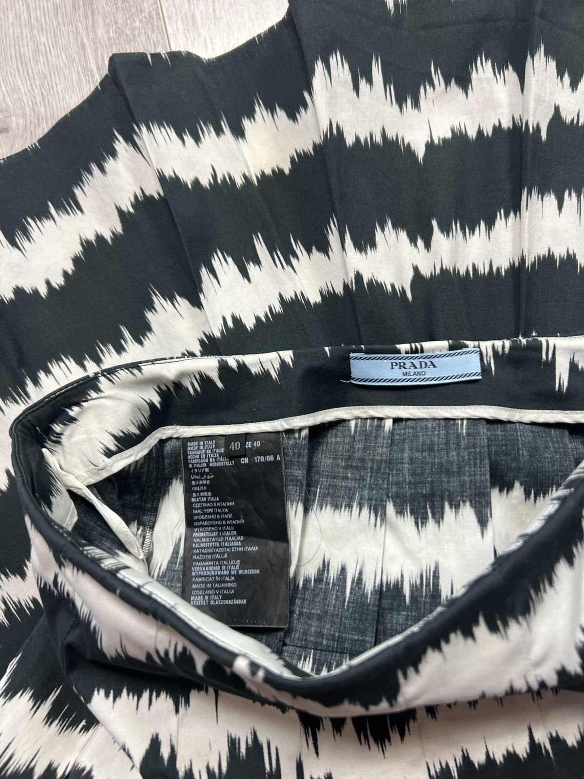 Prada Prada Milano 2013 Striped Skirt Size 40 Size 27" / US 4 / IT 40 - 19 Thumbnail