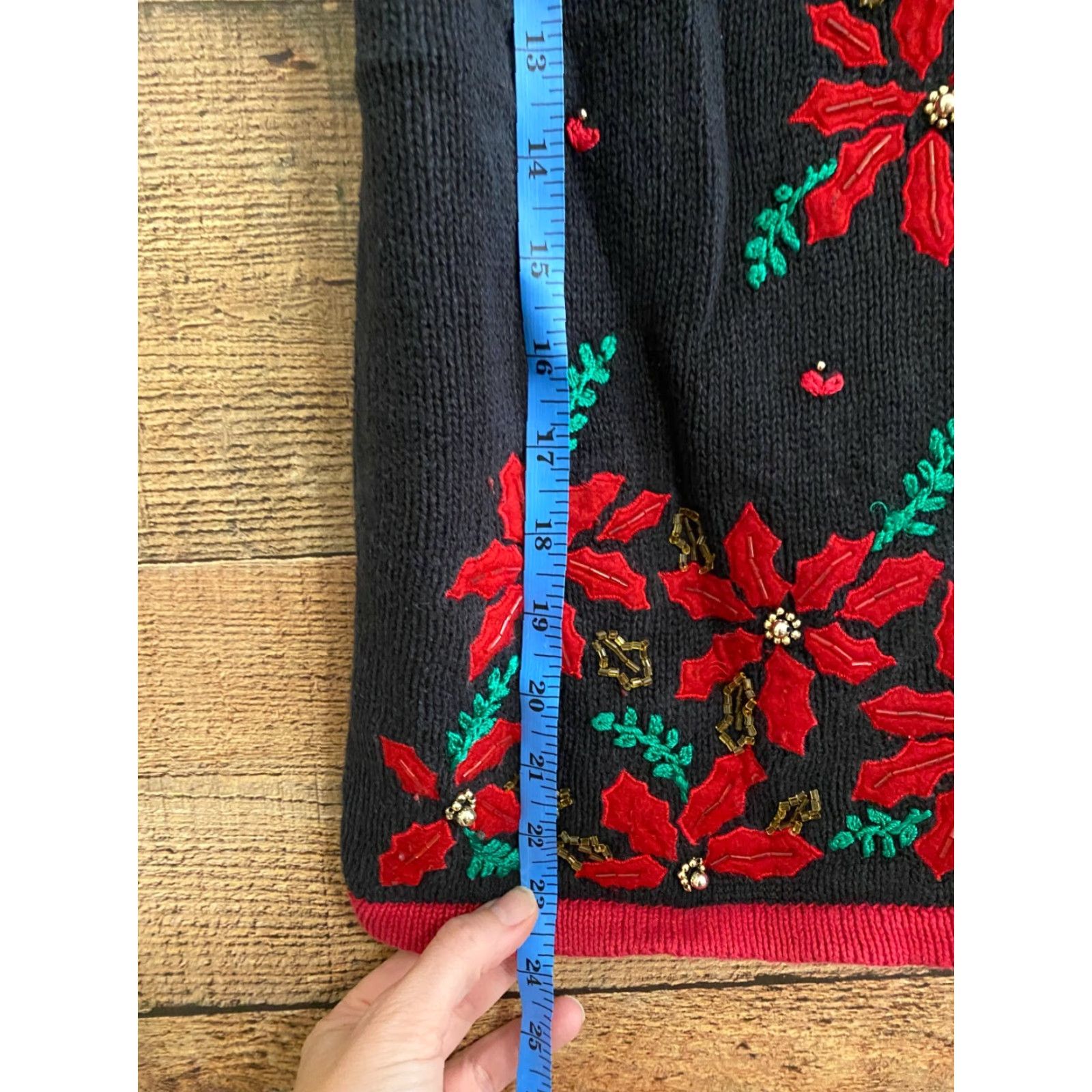 Vintage WOMEN'S VINTAGE CHRISTMAS VEST - Large See Measurements Beaded Embroidered Black Knit V-Neck Sleeveless Winter Size L Size L / US 10 / IT 46 - 4 Thumbnail