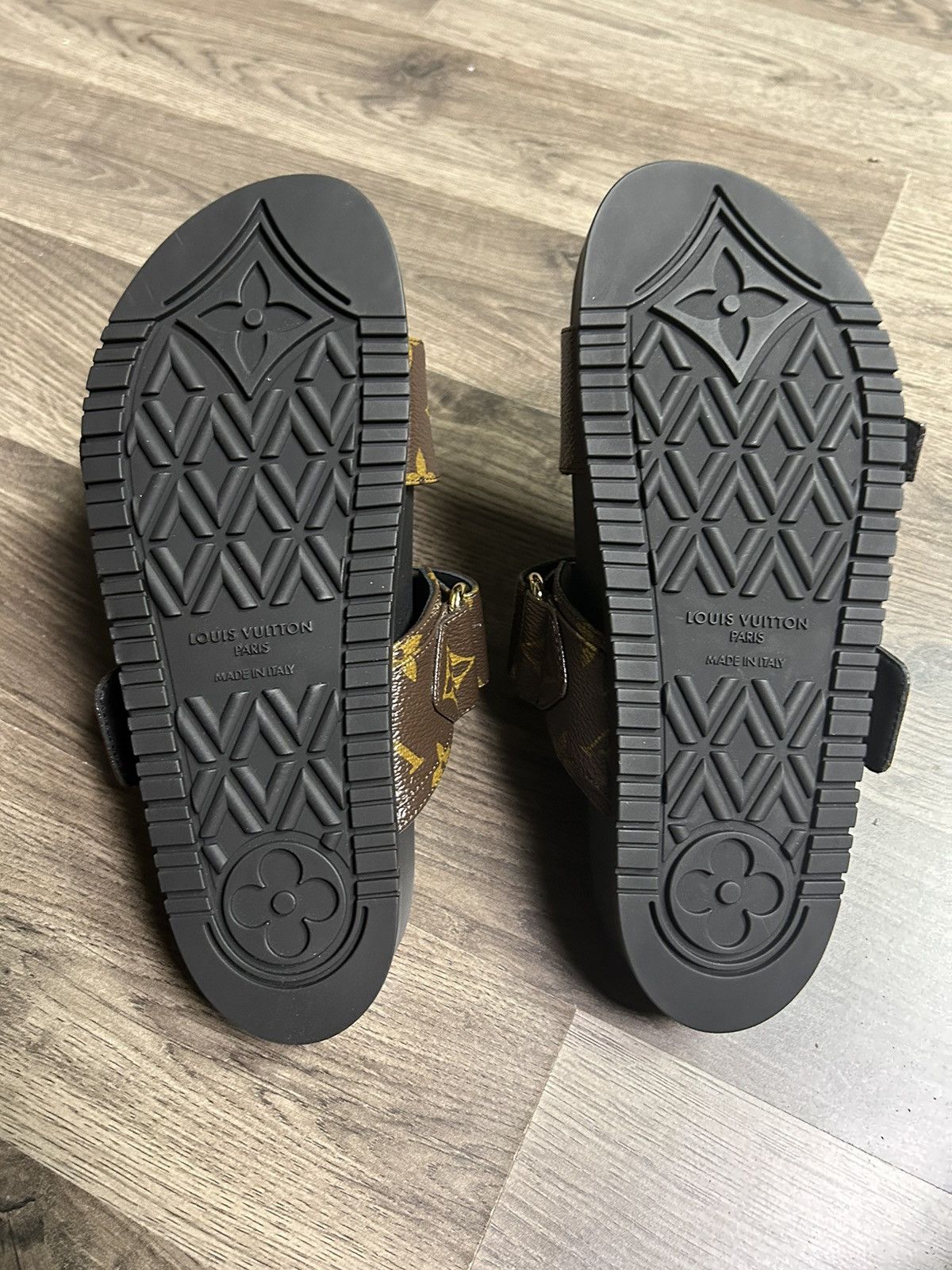 Louis Vuitton Louis Vuitton Bom Dia Flat Comfort Mule Size US 4.5 / IT 34.5 - 6 Thumbnail