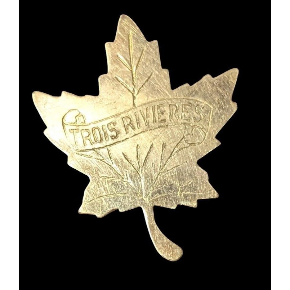 Other Vintage Canadian Trois Revieres Maple Leaf Gold Tone Engrave Size ONE SIZE - 1 Thumbnail