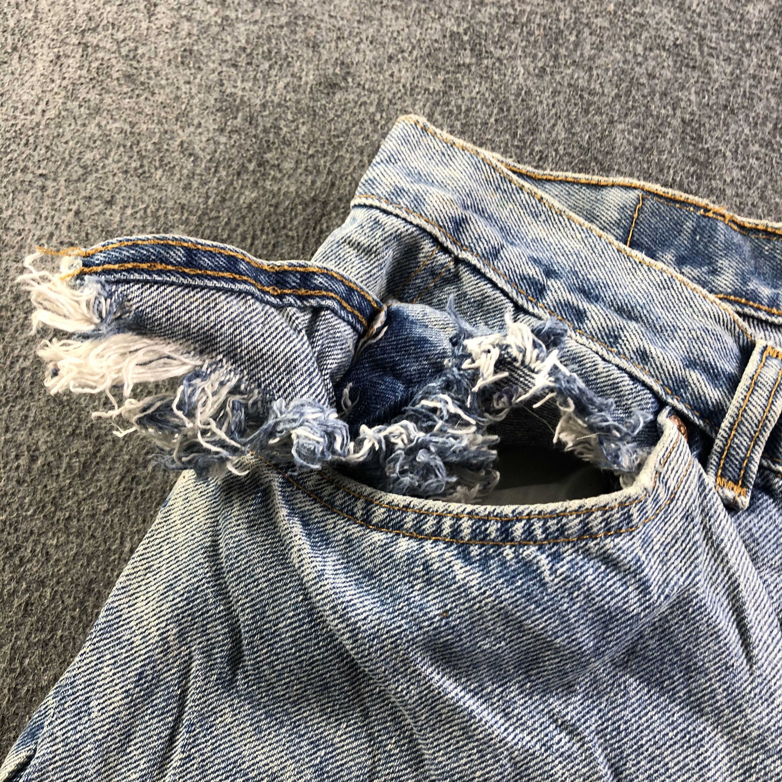 Levi's Vintage 90s Light Wash Levis Jeans-J3262 Size US 33 - 9 Thumbnail