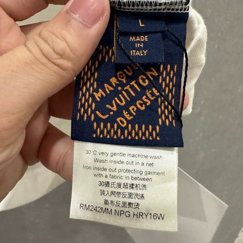 Louis Vuitton Louis Vuitton Monogrammed shell print short sleeves Size US L / EU 52-54 / 3 - 6 Thumbnail