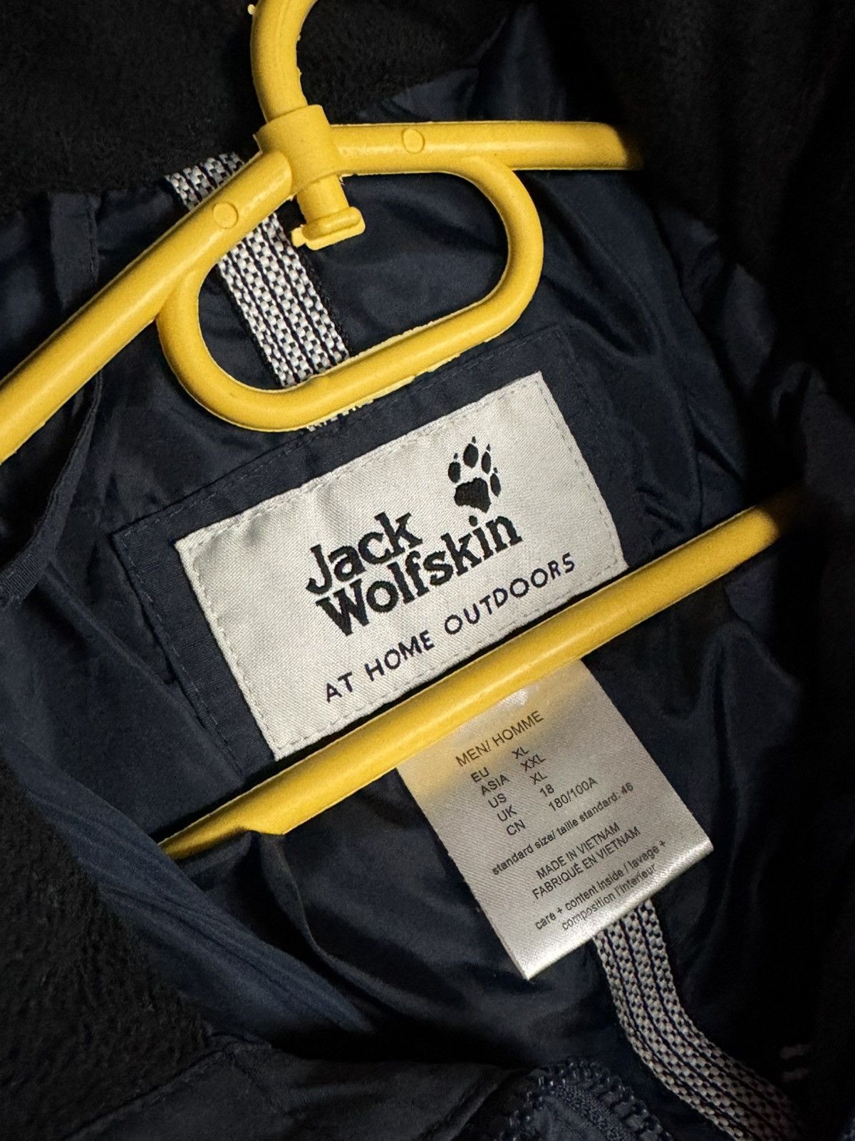 Jack Wolfskin Jack Wolfskin Down Jacket Puffer Vintage parka size XL Size US XL / EU 56 / 4 - 7 Thumbnail