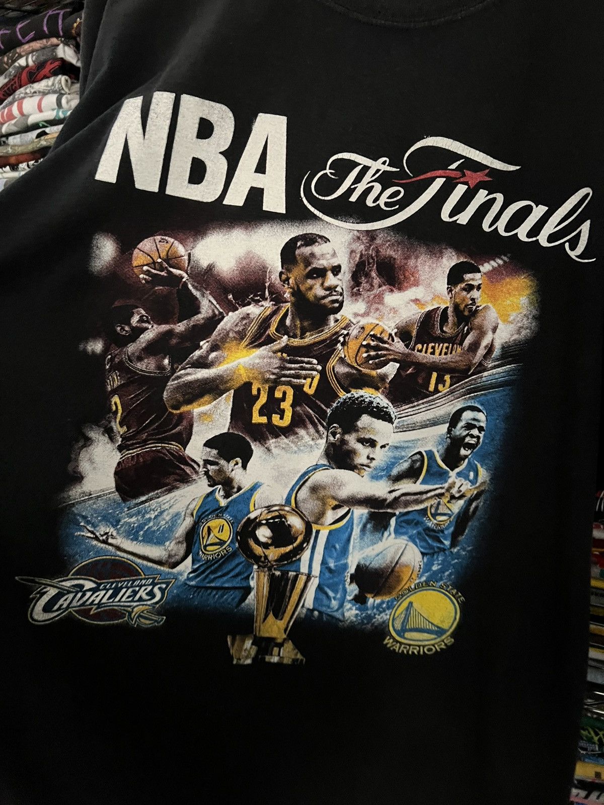 NBA Cavaliers vs Warriors Steven Curry LeBron James Finals Tee Size US XL / EU 56 / 4 - 3 Thumbnail