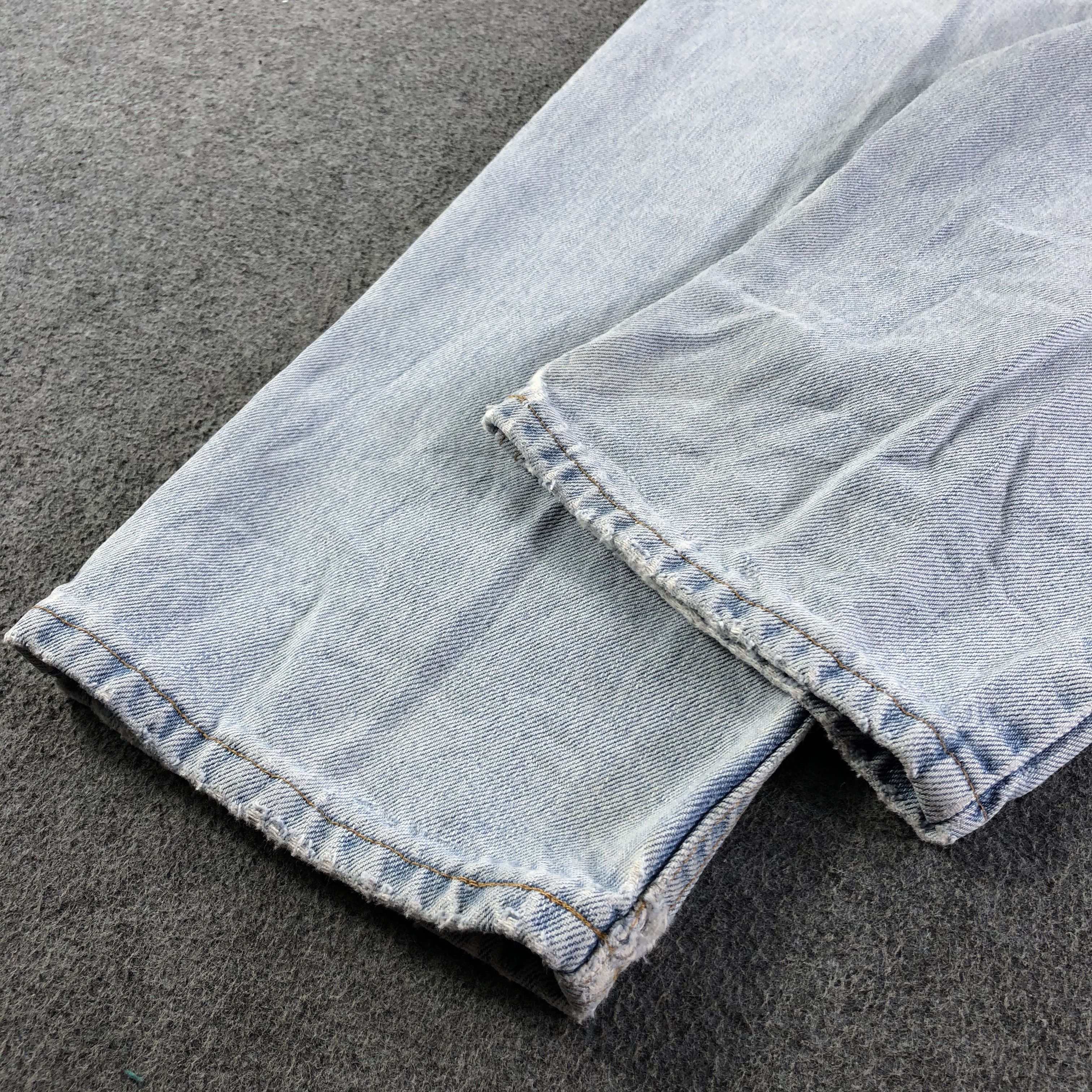 Levi's 90s Vintage Light Wash Levis 550 Jeans-J3697 Size US 33 - 6 Thumbnail