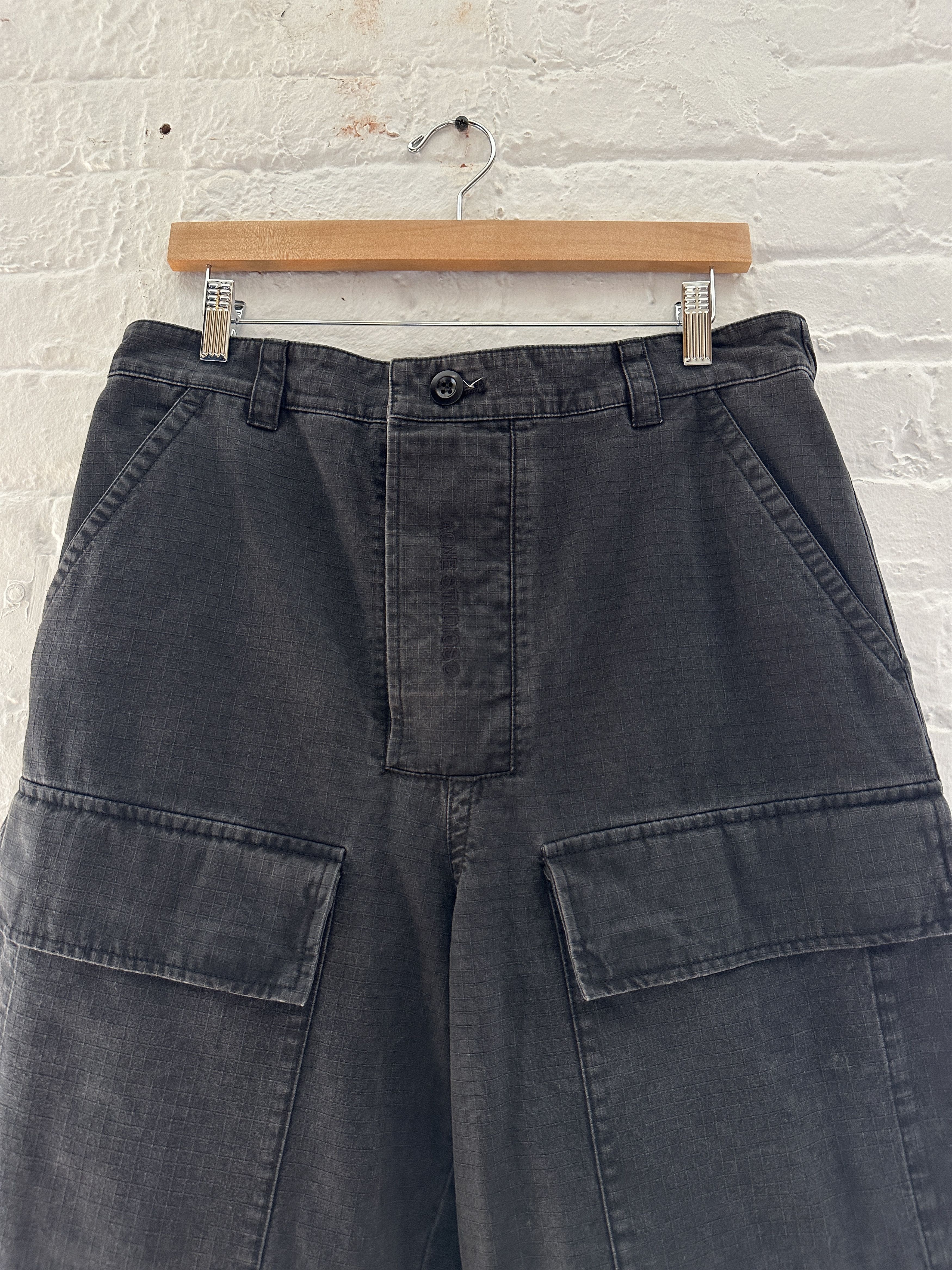 Acne Studios Acne Studios Wide Leg Baggy Convertible Cargo Pants Size US 32 / EU 48 - 2 Thumbnail
