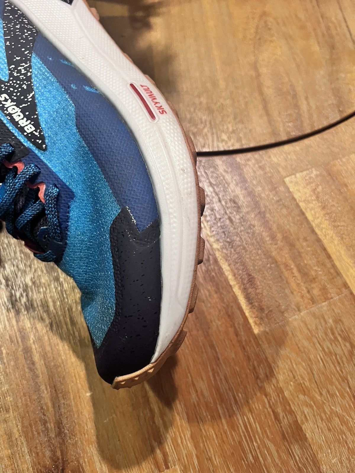 Brooks Catamount 2 size 11 Size US 11 / EU 44 - 6 Thumbnail
