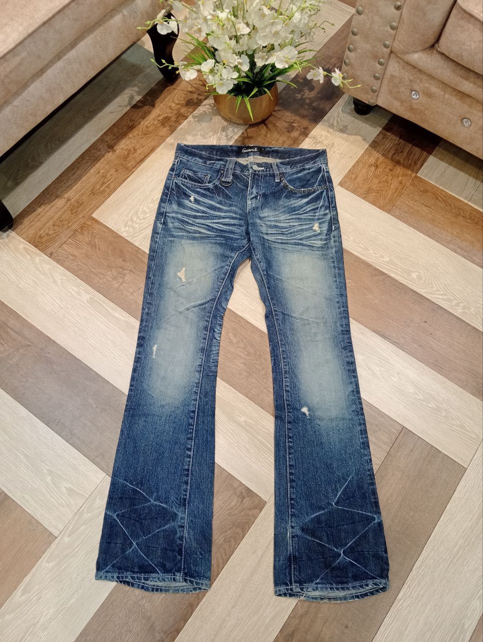 Japanese Brand JAPANESE CAVARIA STUDDED FLARED DISTRESSED JEANS - SIZE 44 Size US 32 / EU 48 - 1 Thumbnail