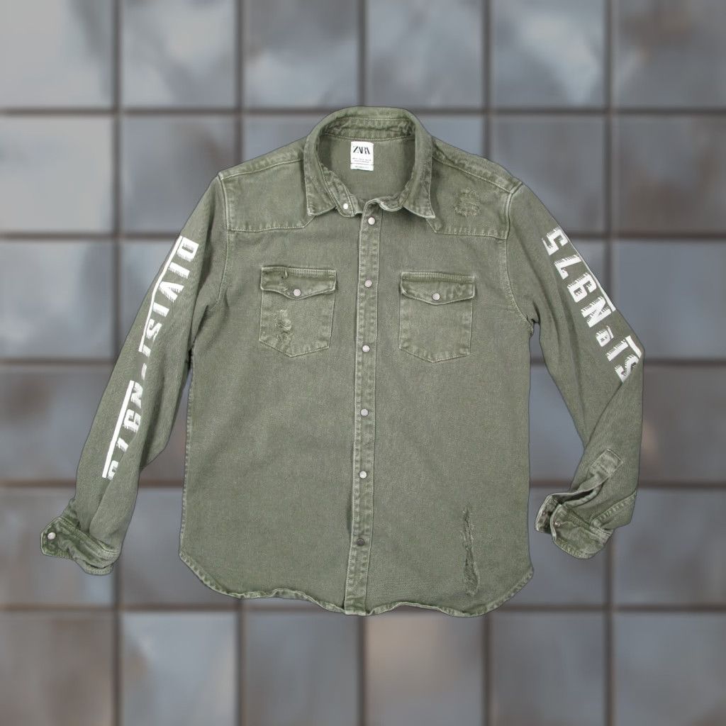 Zara ZARA Men's Medium Green Denim Shacket Distressed Relaxed Fit with Pearl Snaps Size US M / EU 48-50 / 2 - 1 Thumbnail